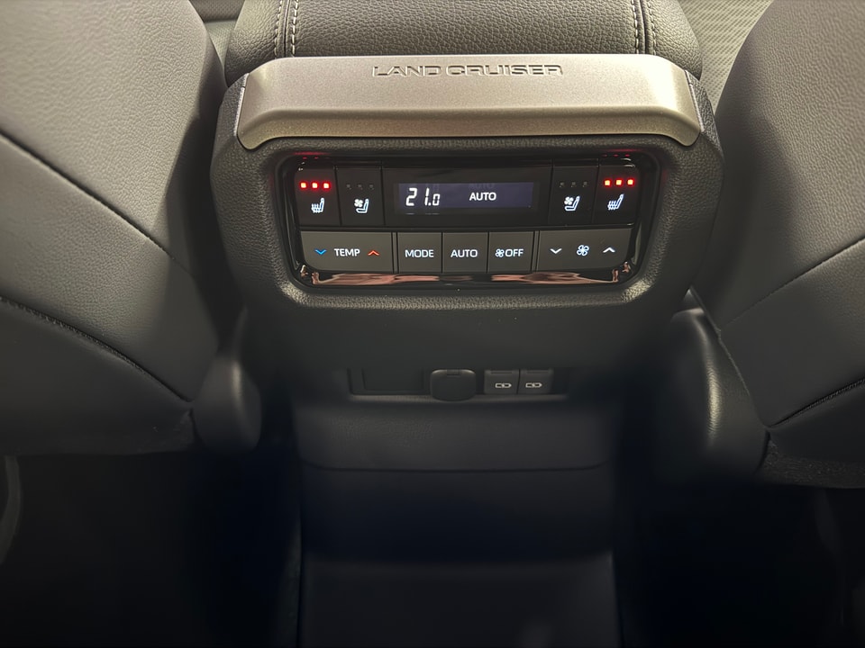 Land Cruiser 2.8 D 48V Invincible AWD