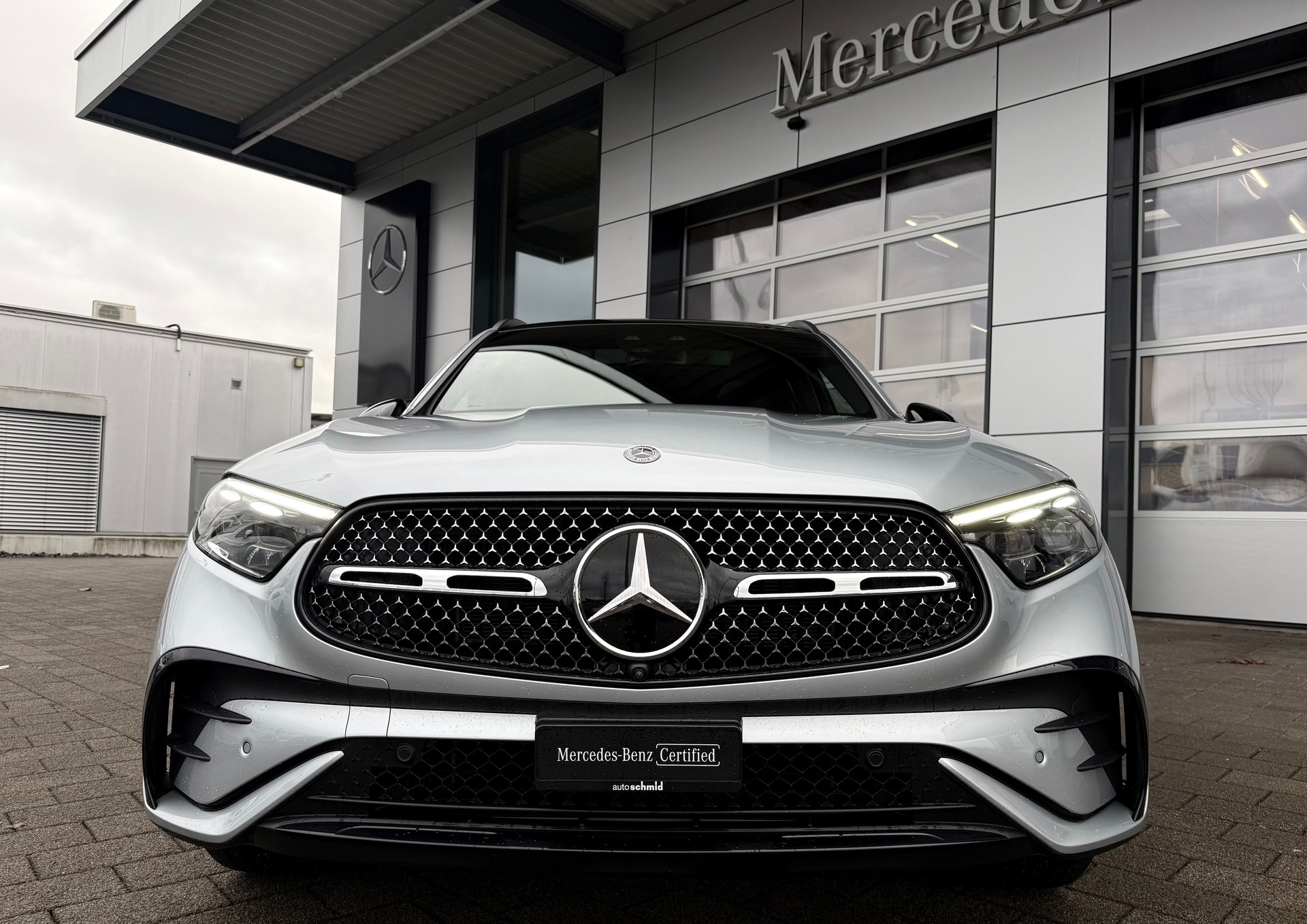 MERCEDES-BENZ GLC 220 d AMG Line 4Matic 9G-Tronic-image-2