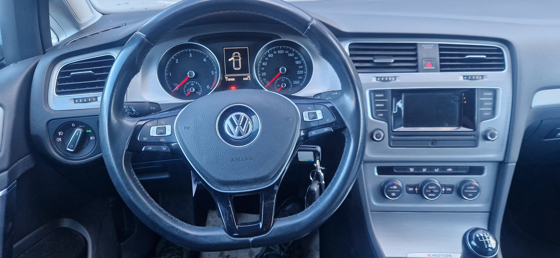 VW Golf 1.6 TDI Comfortline Start 4Motion-image-3