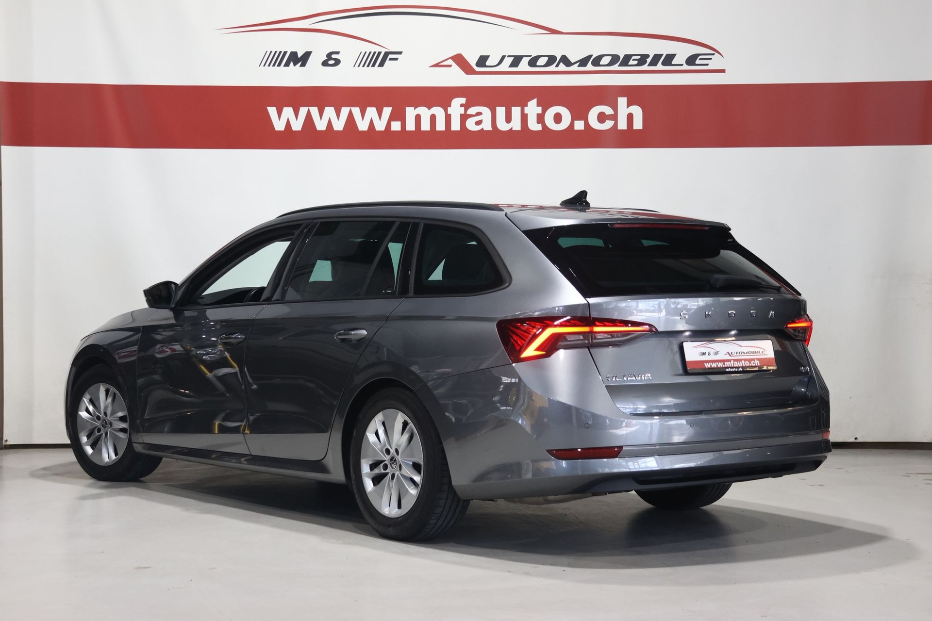 SKODA Octavia Combi 2.0 TDI Ambition 4x4 DSG-image-5