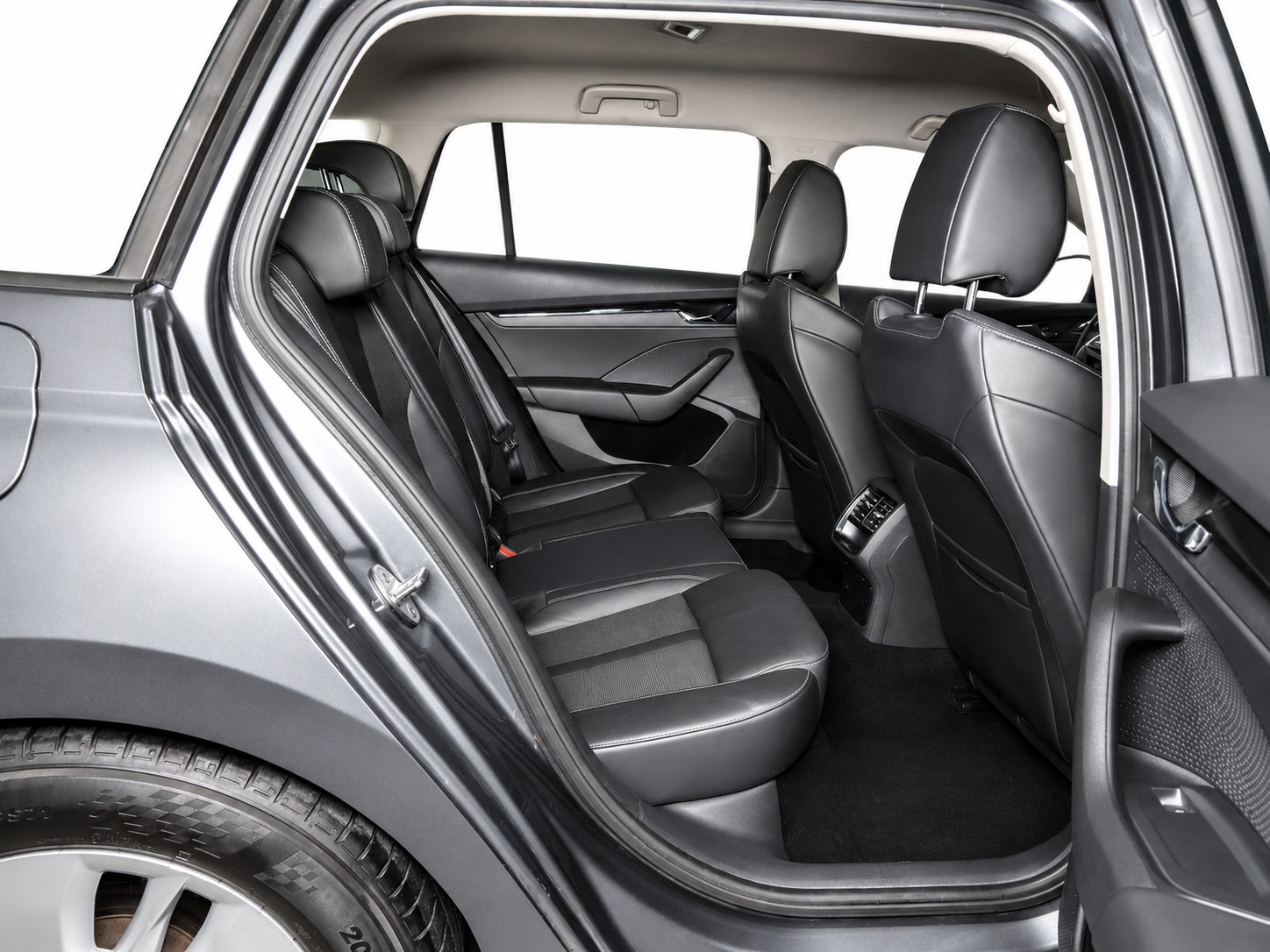 SKODA Octavia Combi 2.0 TDI Ambition 4x4 DSG-image-10