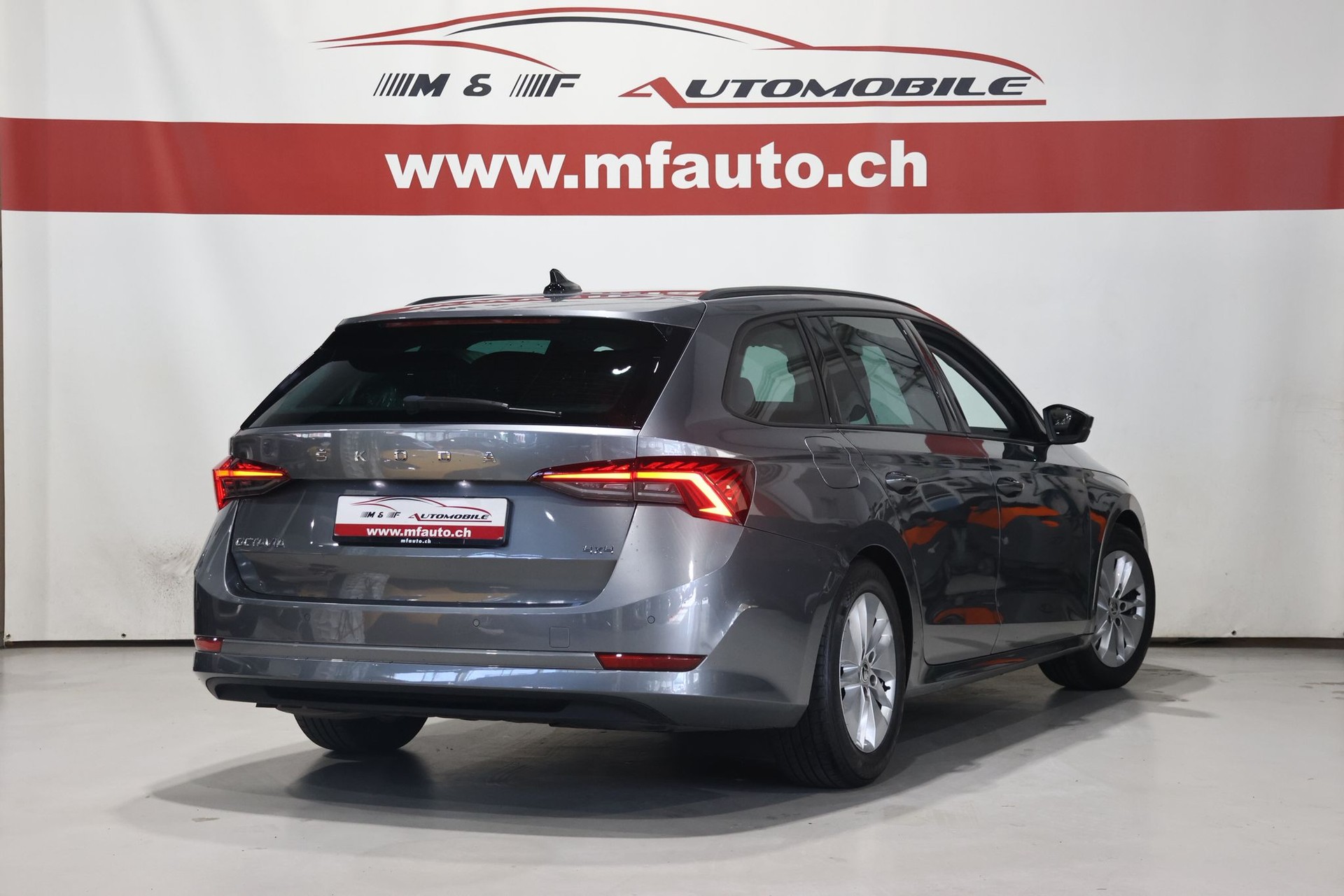 SKODA Octavia Combi 2.0 TDI Ambition 4x4 DSG-image-7
