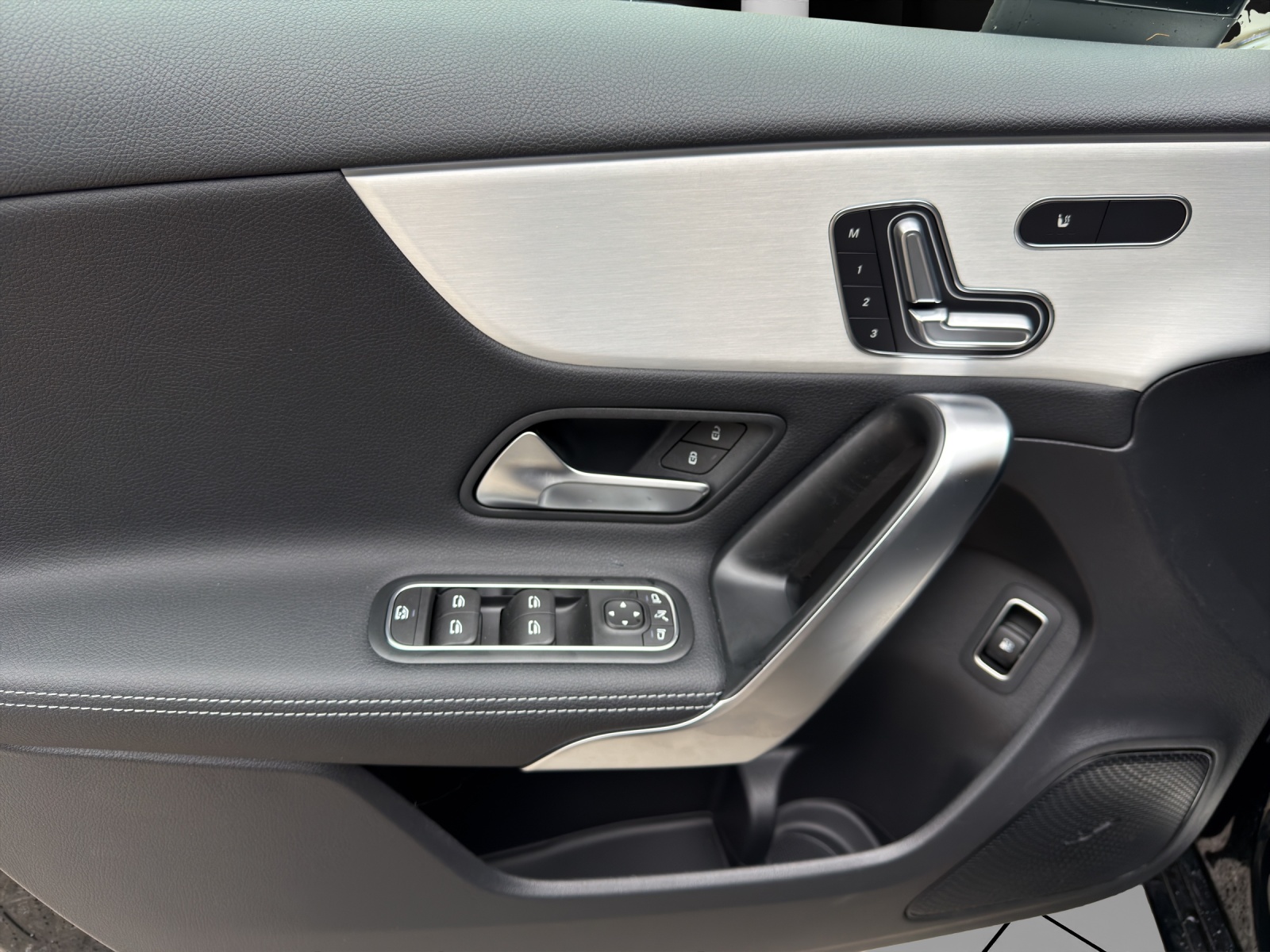 Image MERCEDES-BENZ A-250 A 250 e EQ Star 8G-DCT