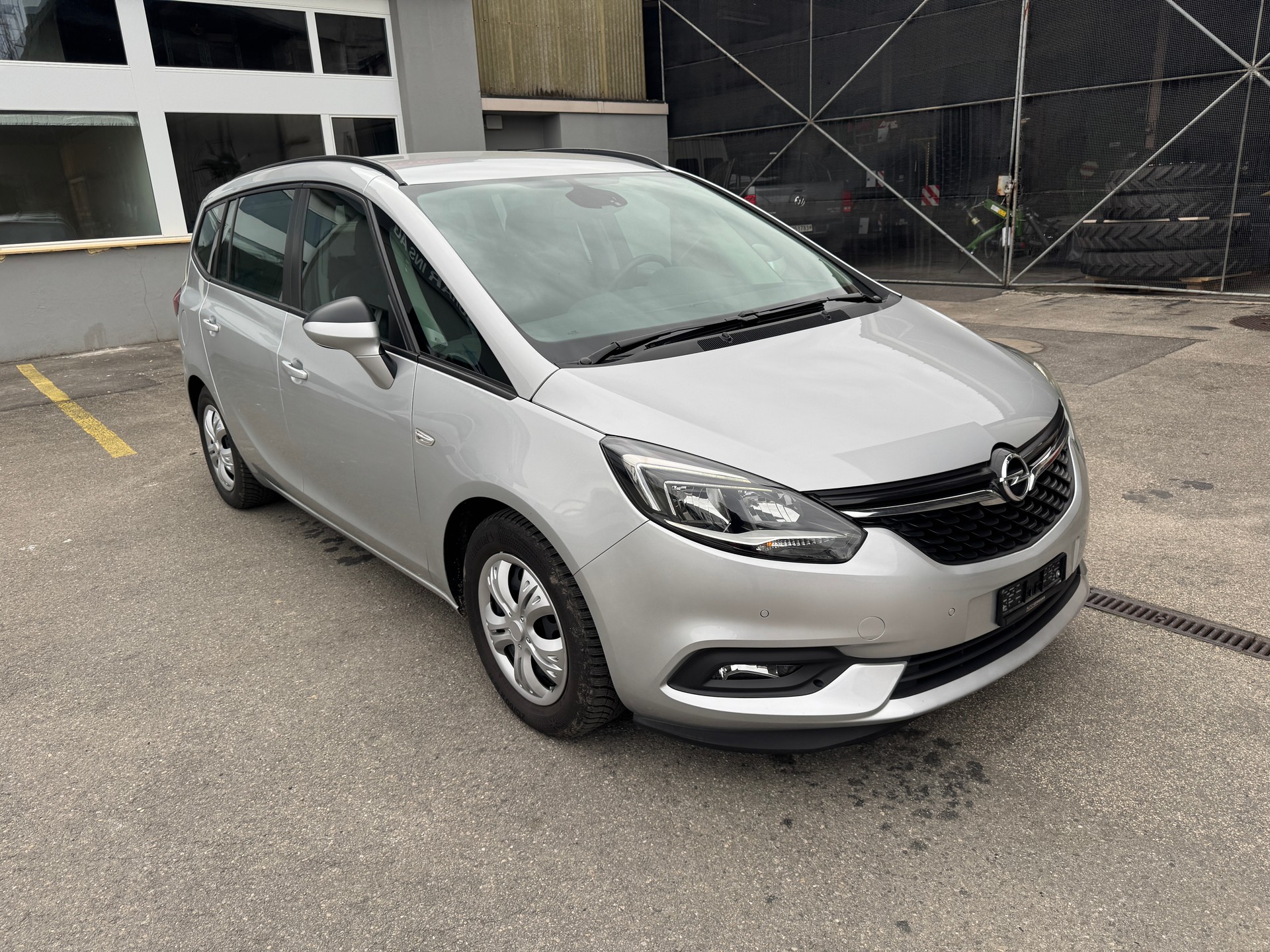 OPEL Zafira 1.4i 16V Turbo Enjoy Automatic-image-1