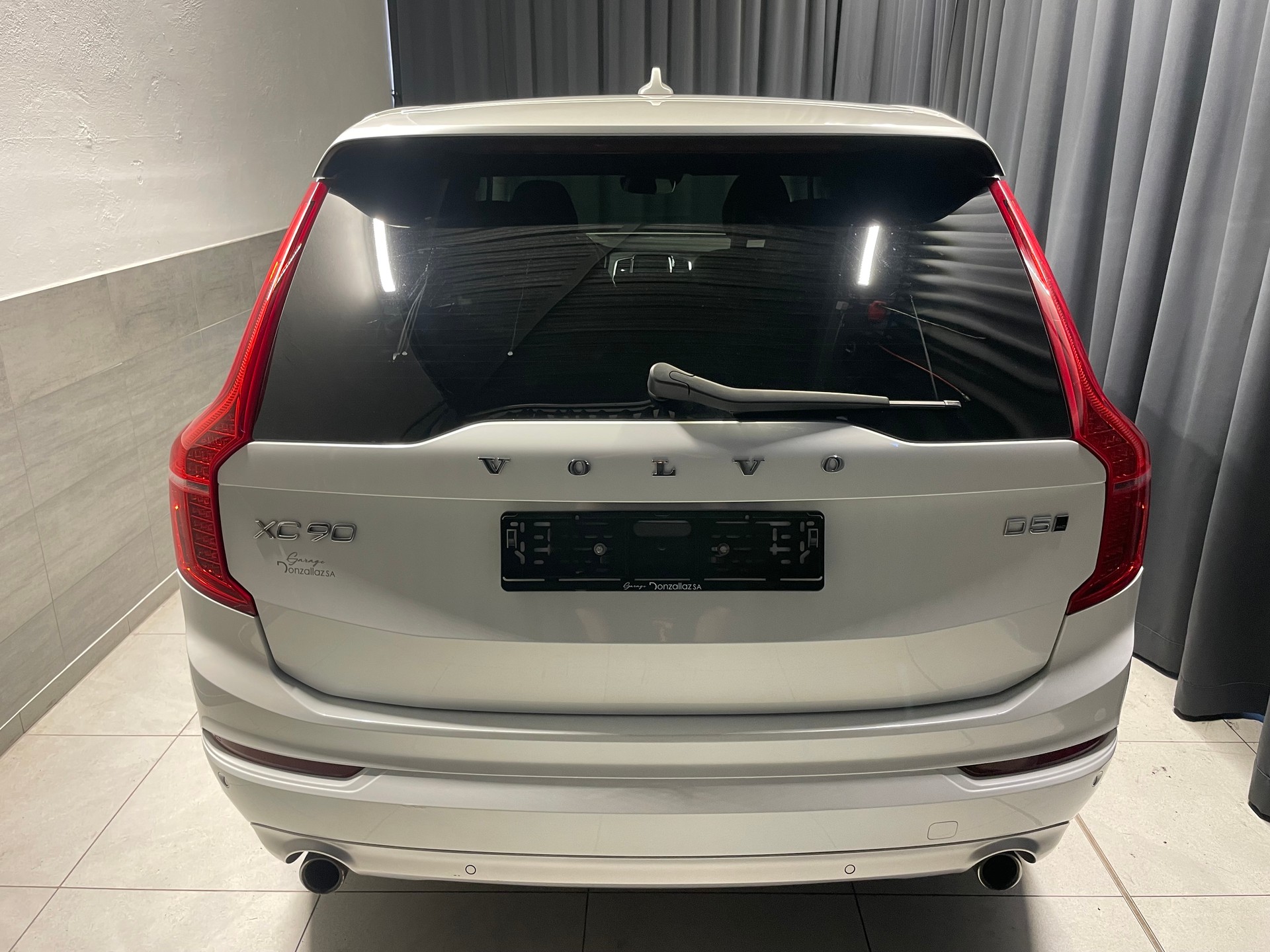 VOLVO XC90 D5 AWD Kinetic Geartronic (60)-image-4