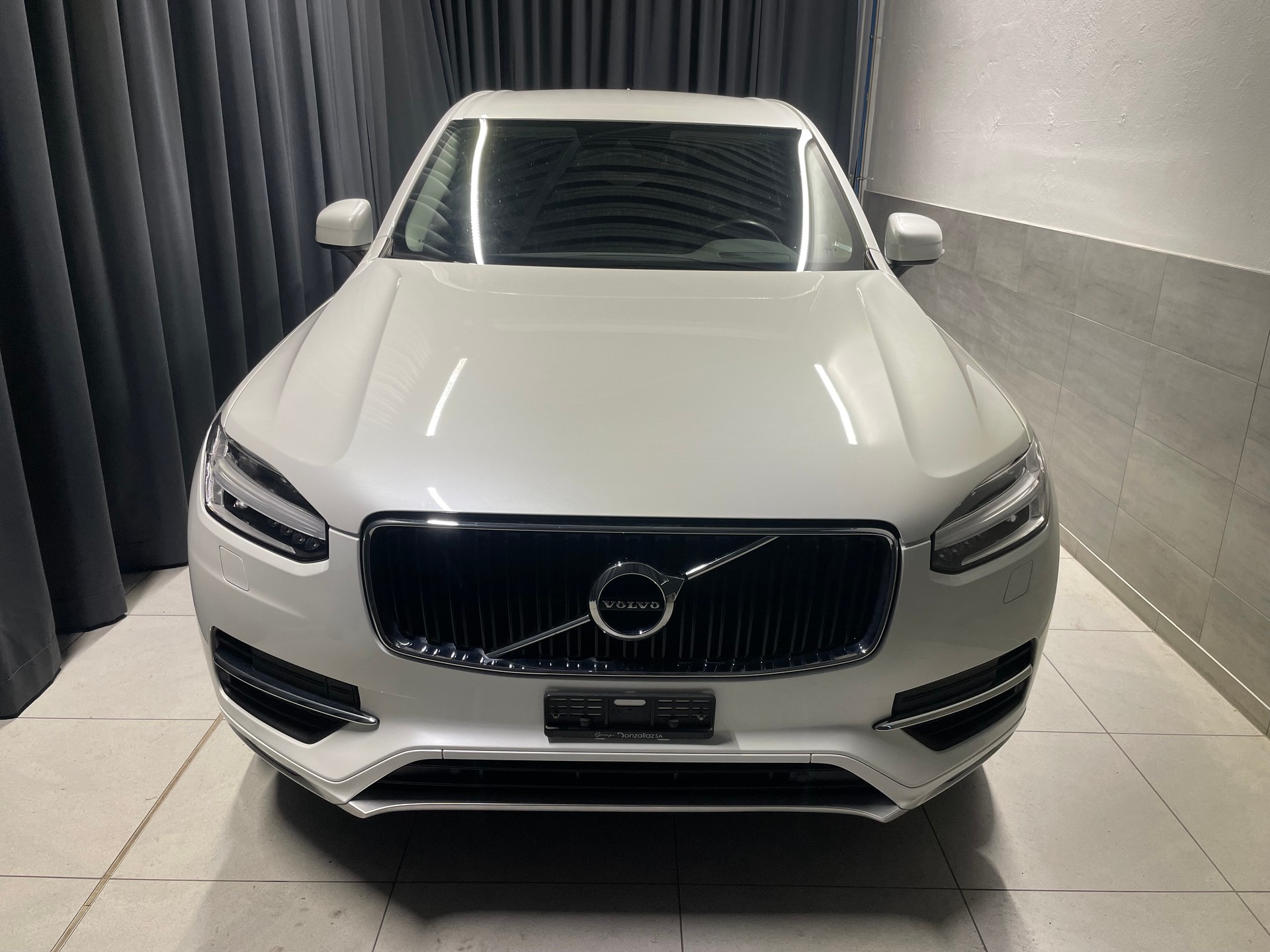 VOLVO XC90 D5 AWD Kinetic Geartronic (60)-image-1