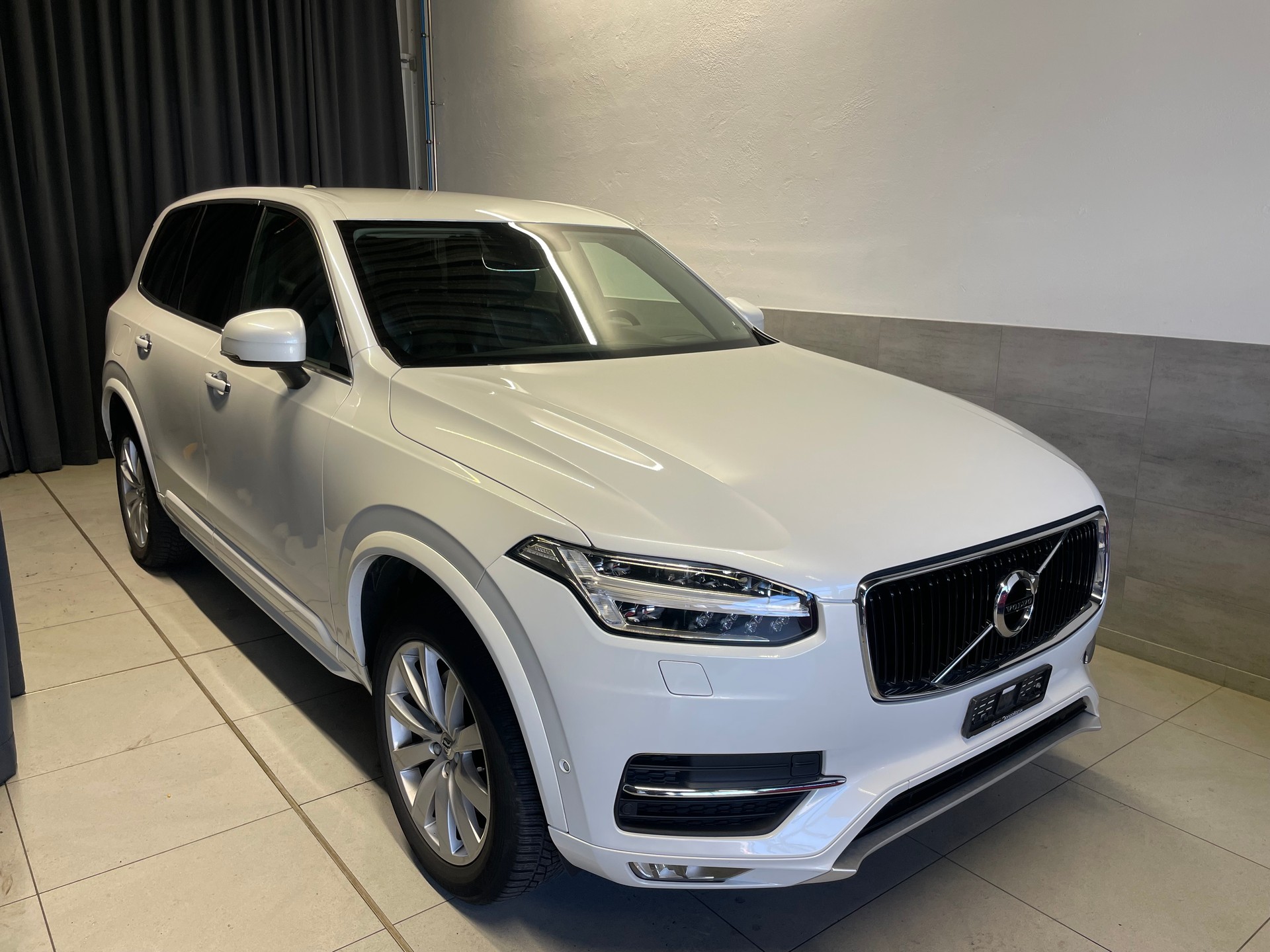 VOLVO XC90 D5 AWD Kinetic Geartronic (60)-image-0