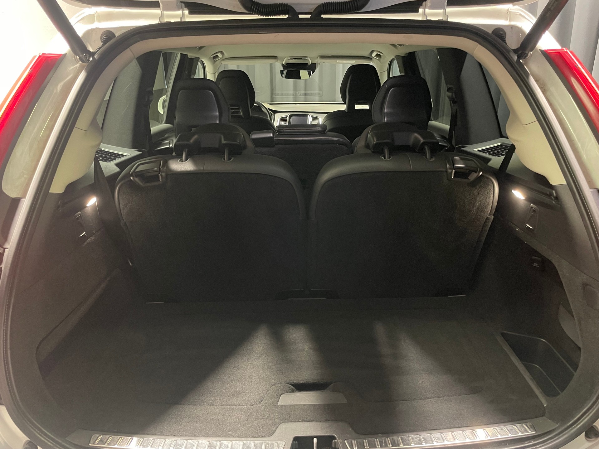 VOLVO XC90 D5 AWD Kinetic Geartronic (60)-image-19