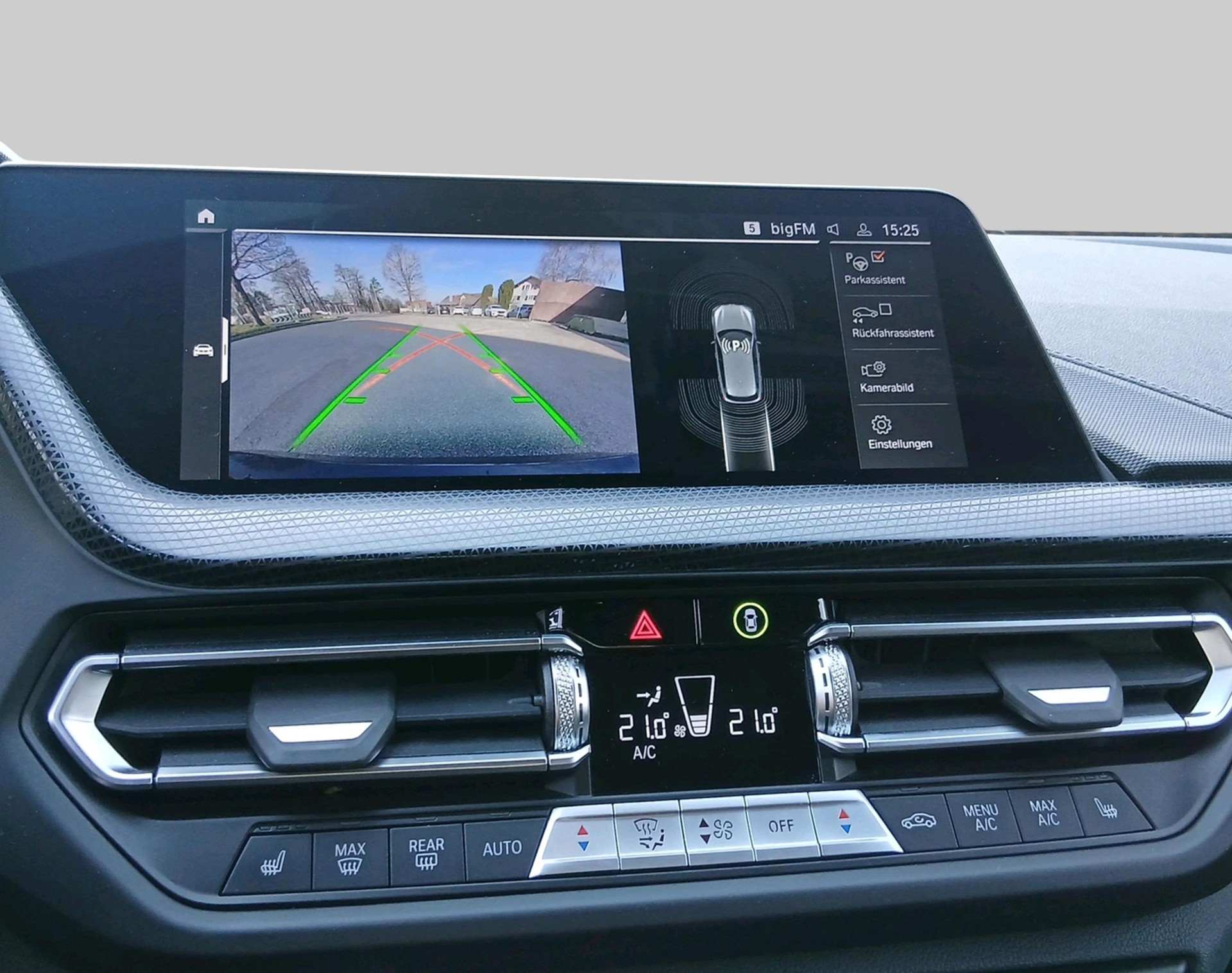 BMW 1 Series F40 120d xDrive-image-13