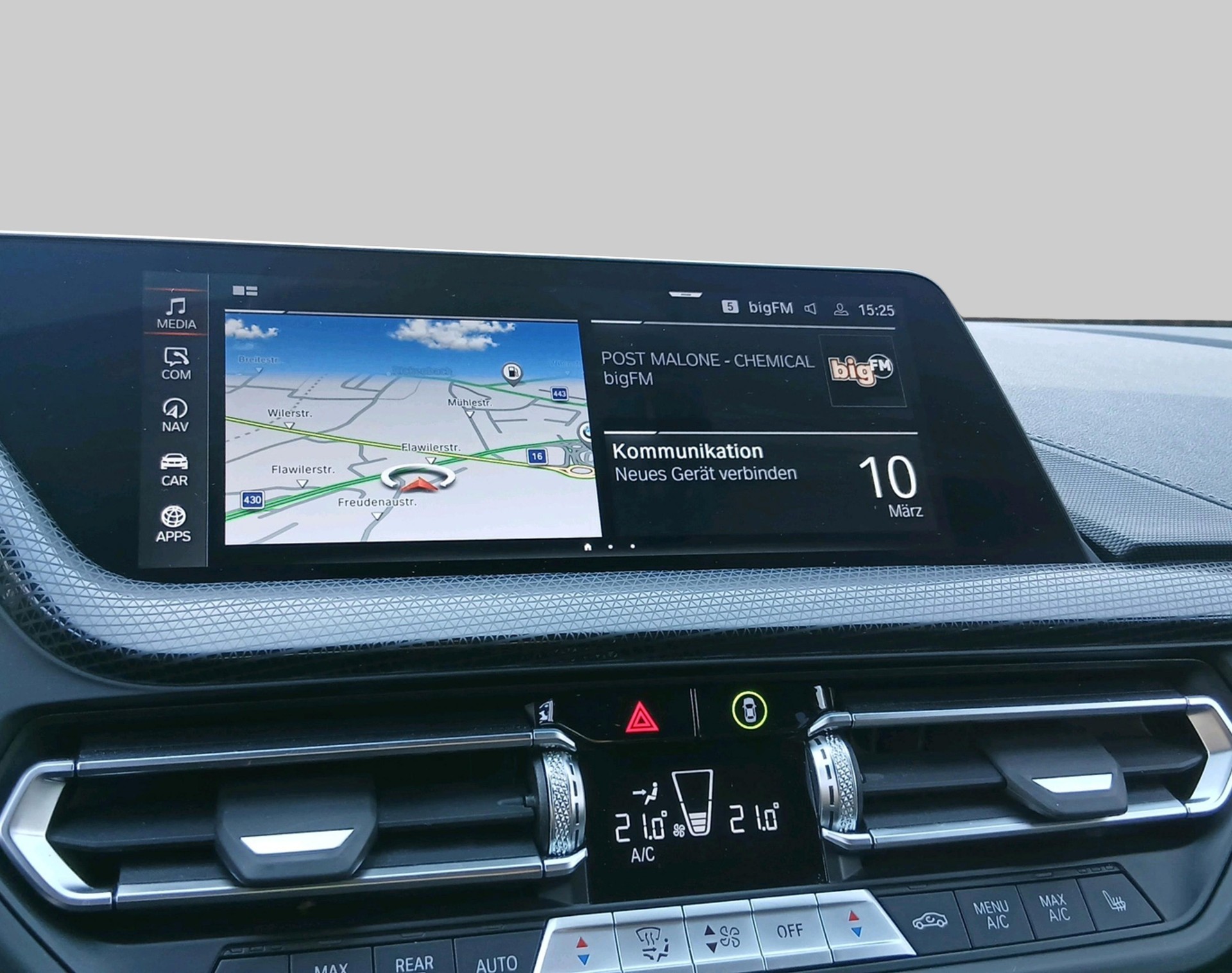 BMW 1 Series F40 120d xDrive-image-12