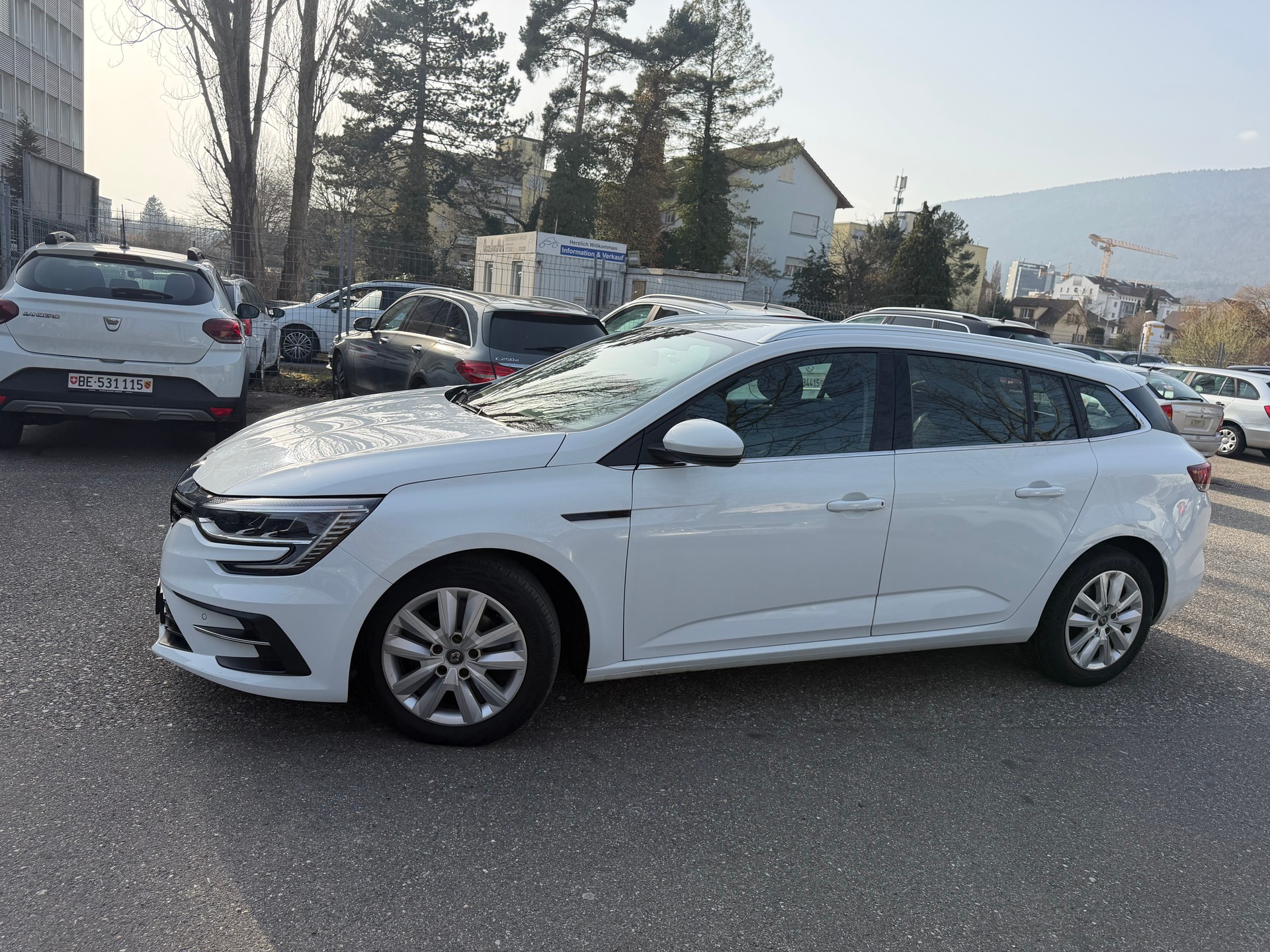 RENAULT Mégane Grandtour 1.5 dCi Business EDC * Gr. Navi * Klima-auto * PDC V+H * Tempomat * Frisch Ab MFK-image-8