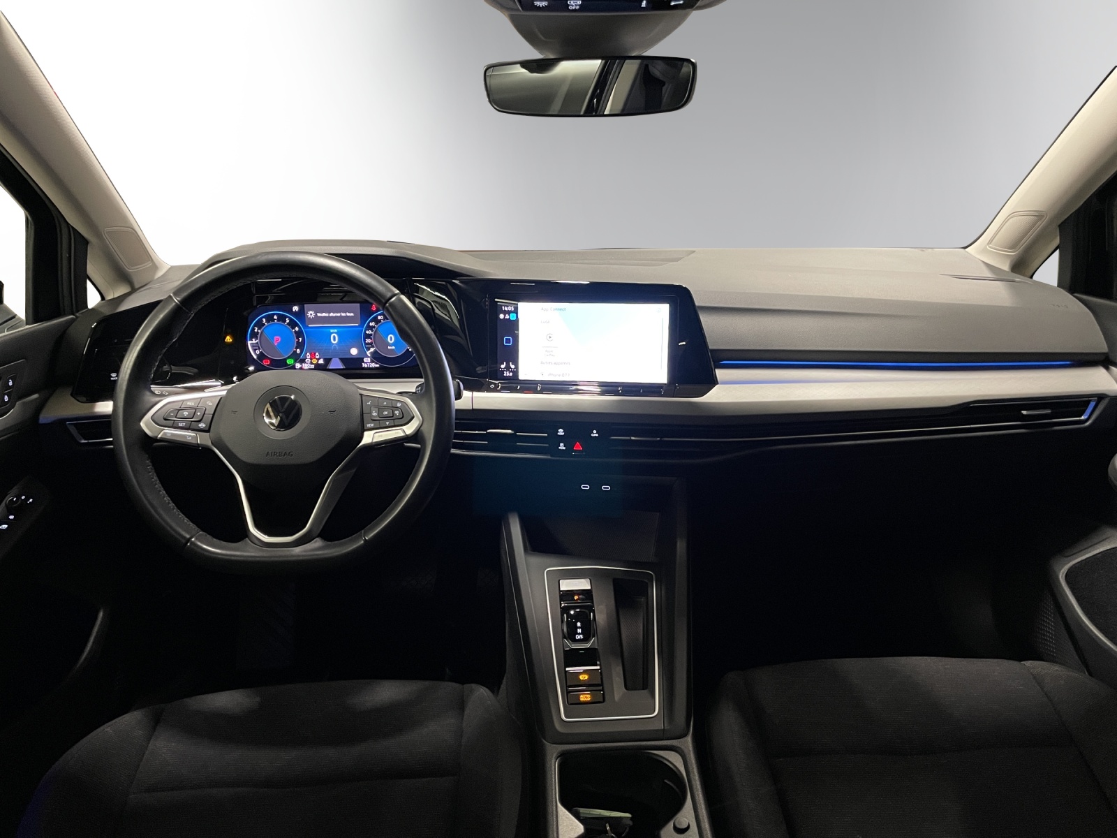 VW Golf 1.0 eTSI mHEV Life-image-11