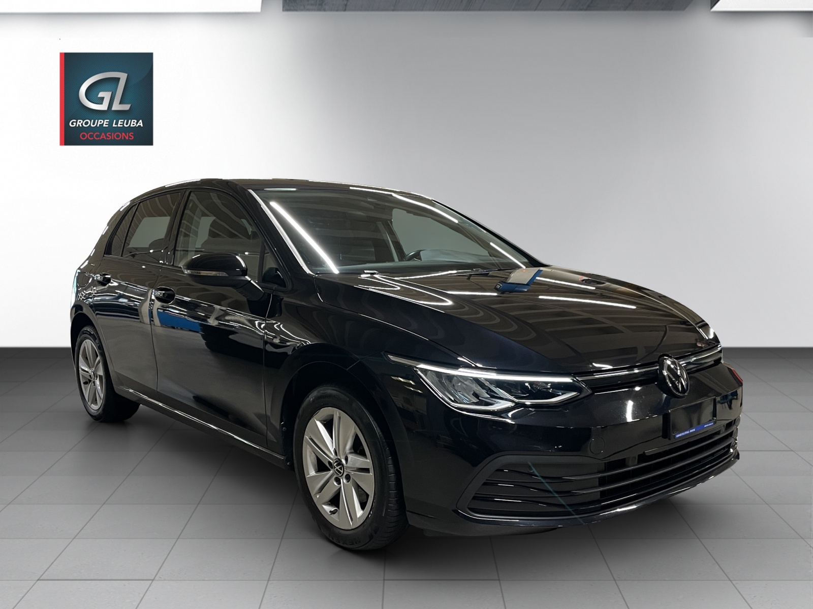 VW Golf 1.0 eTSI mHEV Life-image-0