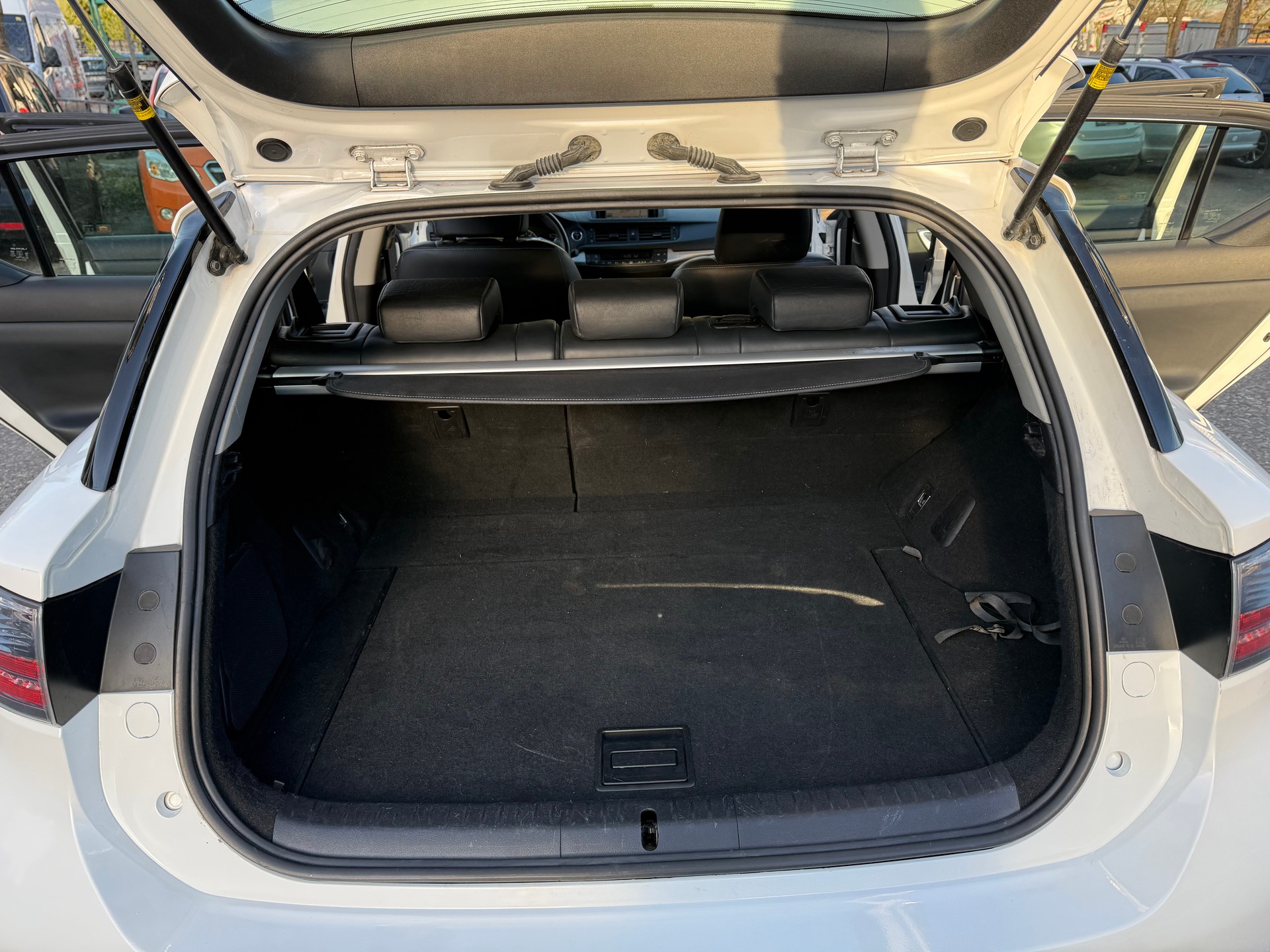 LEXUS CT 200h 1.8 excellence CVT-image-12