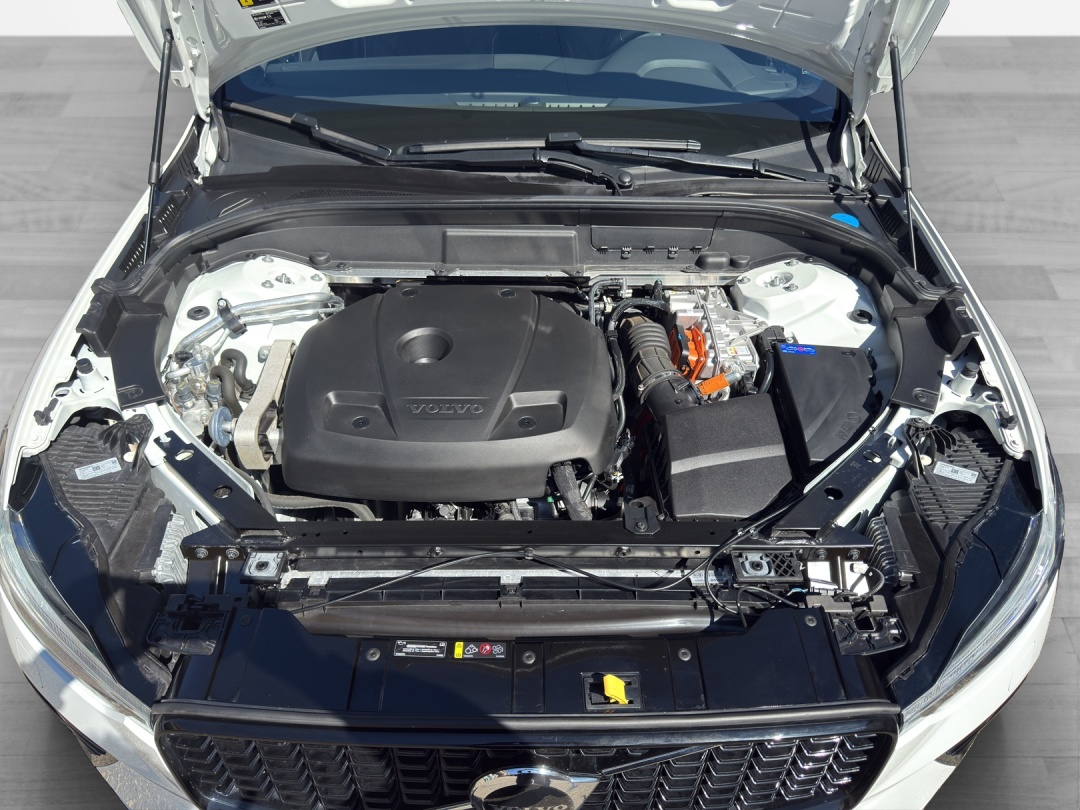 VOLVO XC60 T8 eAWD R-Design Geartronic-image-15