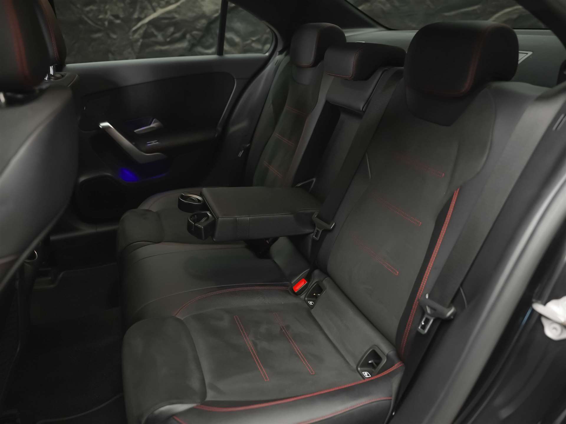MERCEDES-BENZ A 35 AMG 4Matic Speedshift *Limousine*CH Auto*el. Sitze*360° Kamera*-image-12