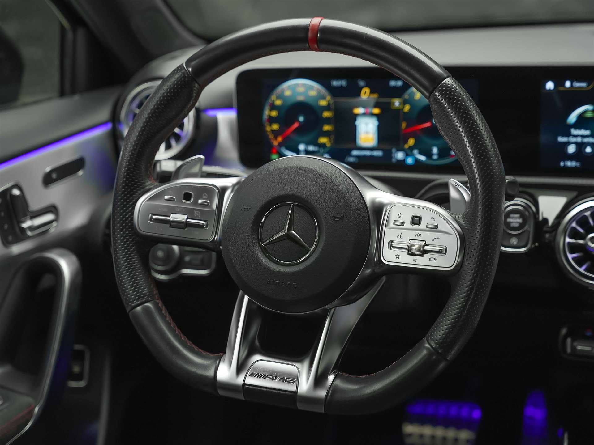 MERCEDES-BENZ A 35 AMG 4Matic Speedshift *Limousine*CH Auto*el. Sitze*360° Kamera*-image-25