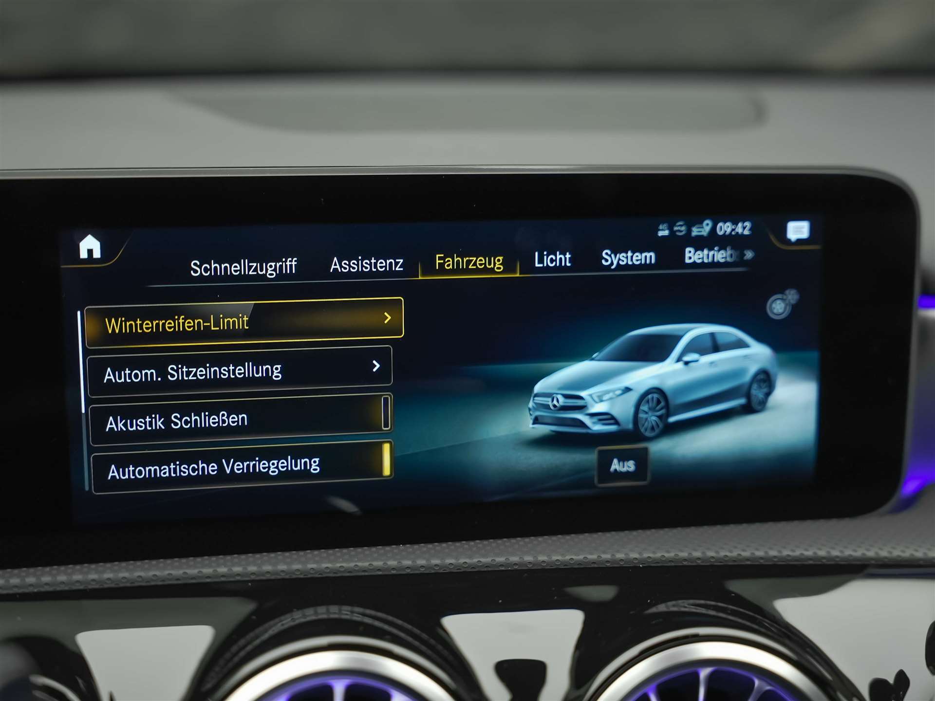 MERCEDES-BENZ A 35 AMG 4Matic Speedshift *Limousine*CH Auto*el. Sitze*360° Kamera*-image-41