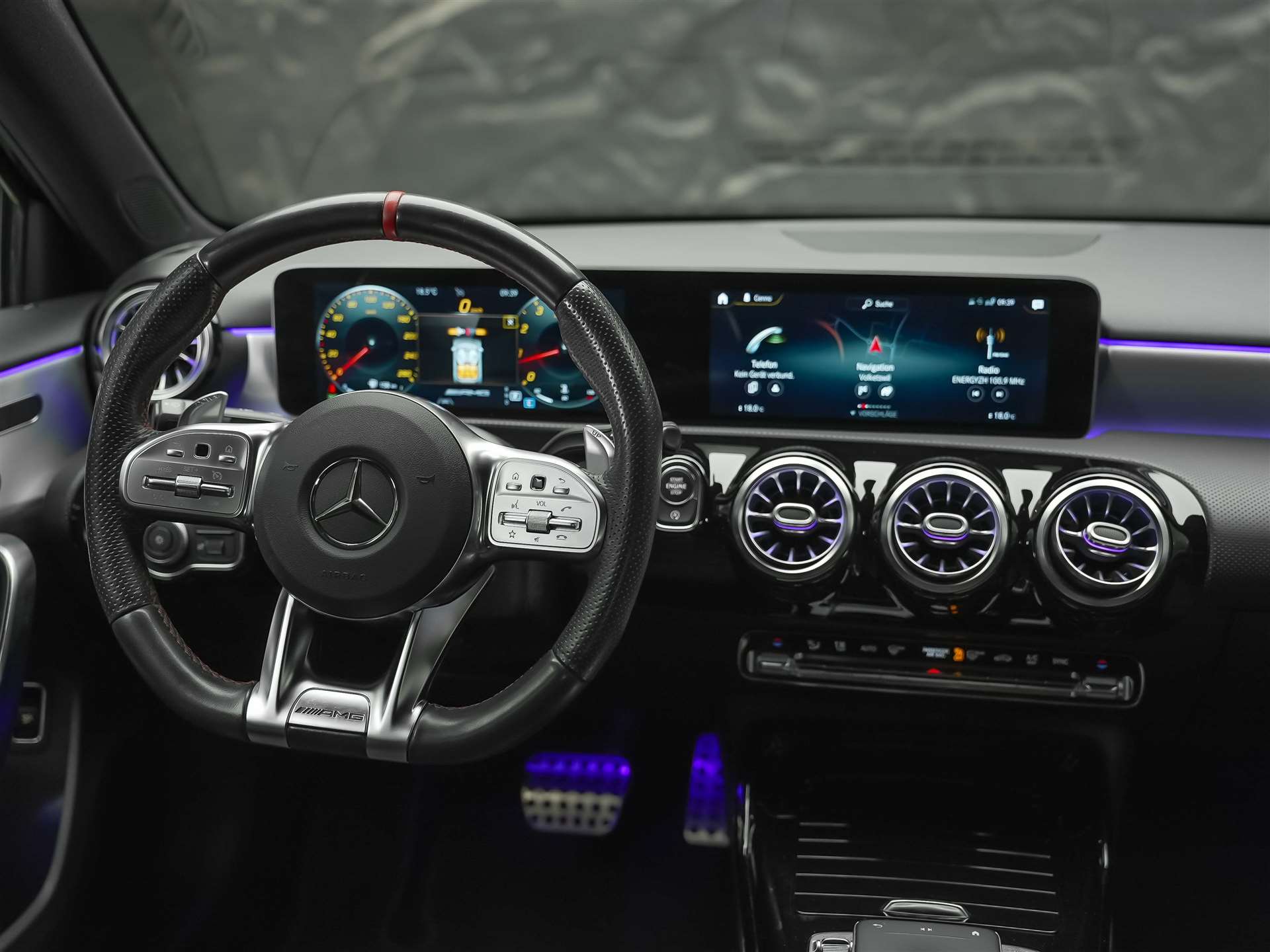 MERCEDES-BENZ A 35 AMG 4Matic Speedshift *Limousine*CH Auto*el. Sitze*360° Kamera*-image-24