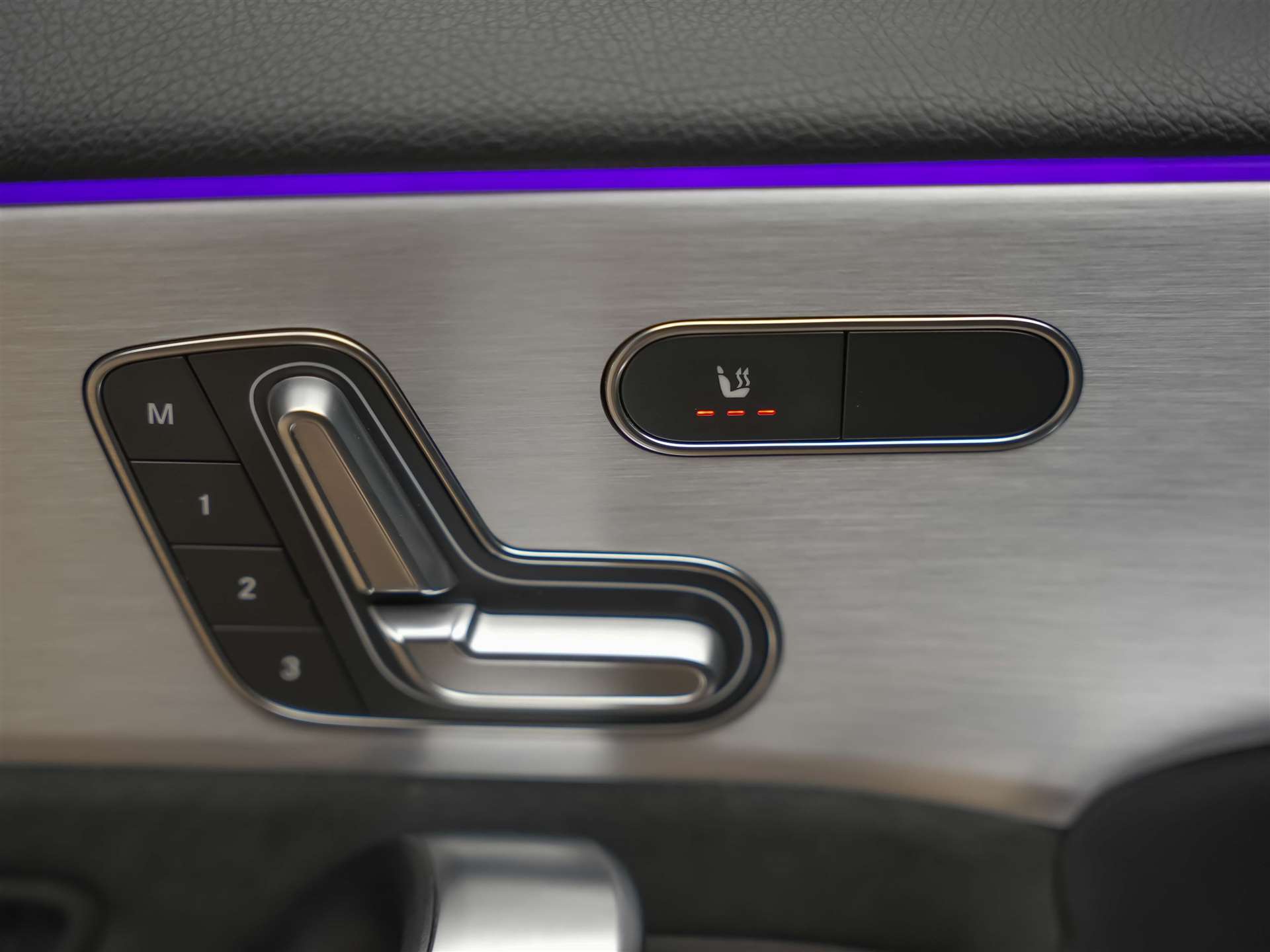 MERCEDES-BENZ A 35 AMG 4Matic Speedshift *Limousine*CH Auto*el. Sitze*360° Kamera*-image-19