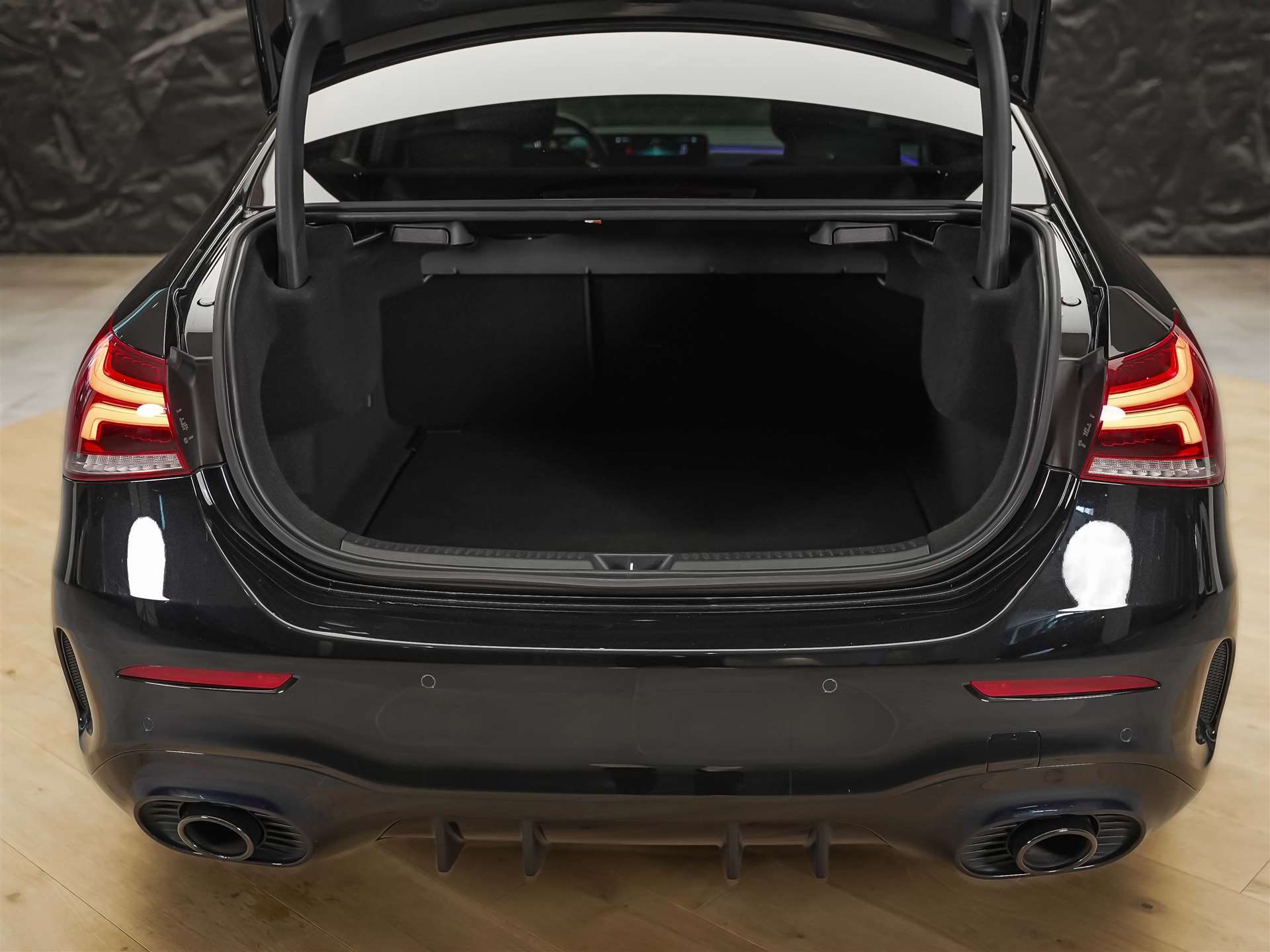 MERCEDES-BENZ A 35 AMG 4Matic Speedshift *Limousine*CH Auto*el. Sitze*360° Kamera*-image-44