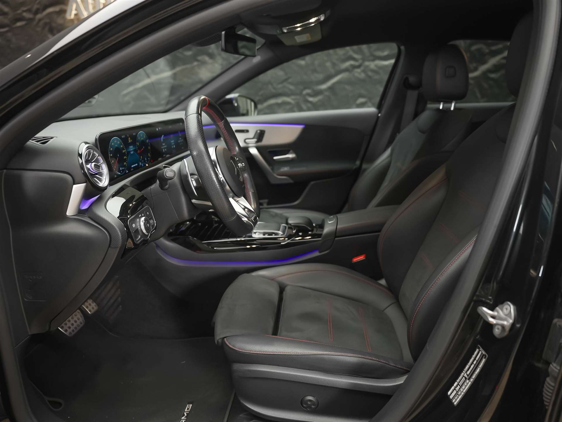 MERCEDES-BENZ A 35 AMG 4Matic Speedshift *Limousine*CH Auto*el. Sitze*360° Kamera*-image-8
