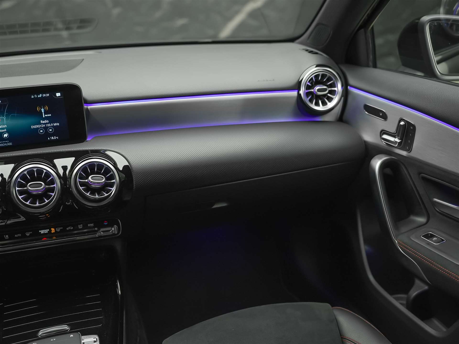MERCEDES-BENZ A 35 AMG 4Matic Speedshift *Limousine*CH Auto*el. Sitze*360° Kamera*-image-22