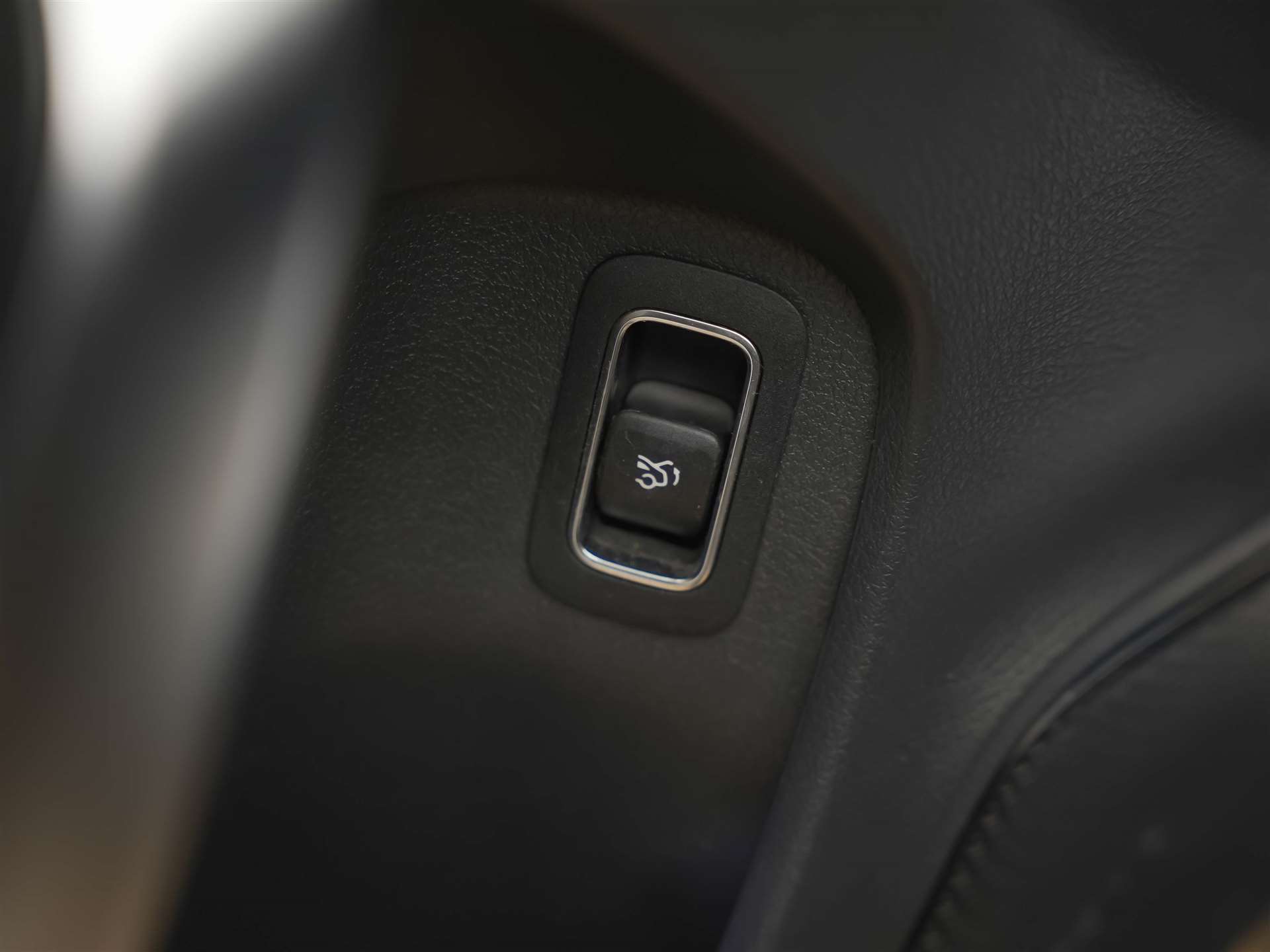 MERCEDES-BENZ A 35 AMG 4Matic Speedshift *Limousine*CH Auto*el. Sitze*360° Kamera*-image-20
