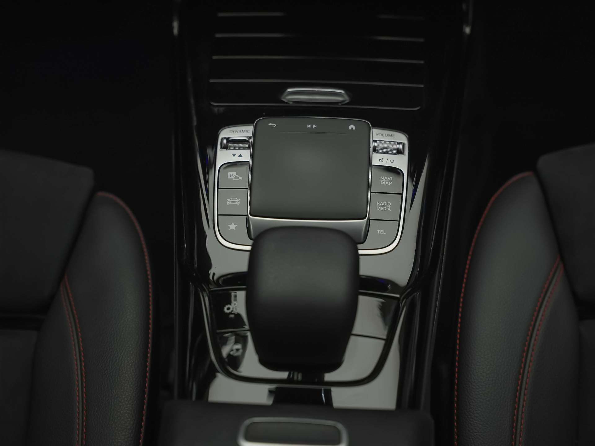 MERCEDES-BENZ A 35 AMG 4Matic Speedshift *Limousine*CH Auto*el. Sitze*360° Kamera*-image-27