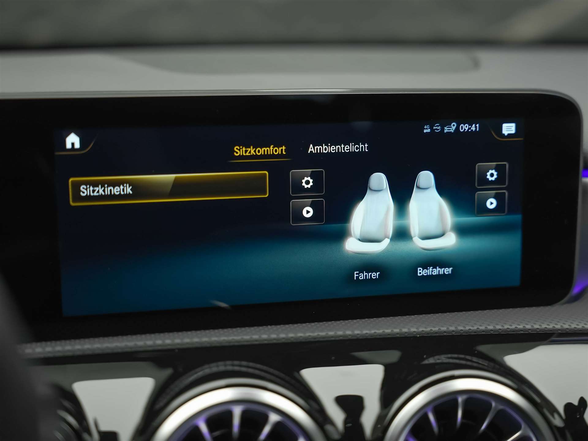 MERCEDES-BENZ A 35 AMG 4Matic Speedshift *Limousine*CH Auto*el. Sitze*360° Kamera*-image-34
