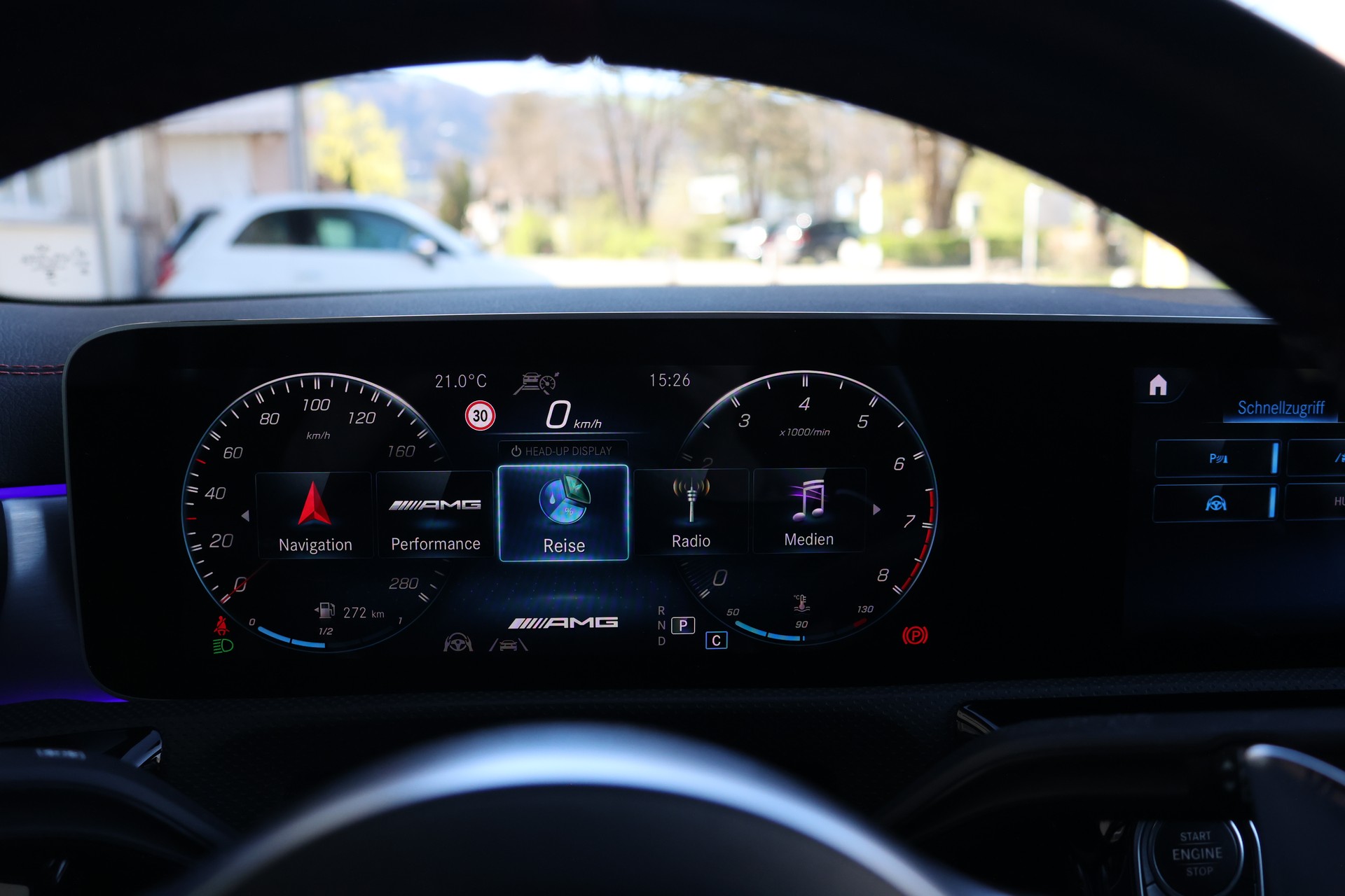 MERCEDES-BENZ CLA Shooting Brake 35 AMG 4Matic 7G-DCT-image-12