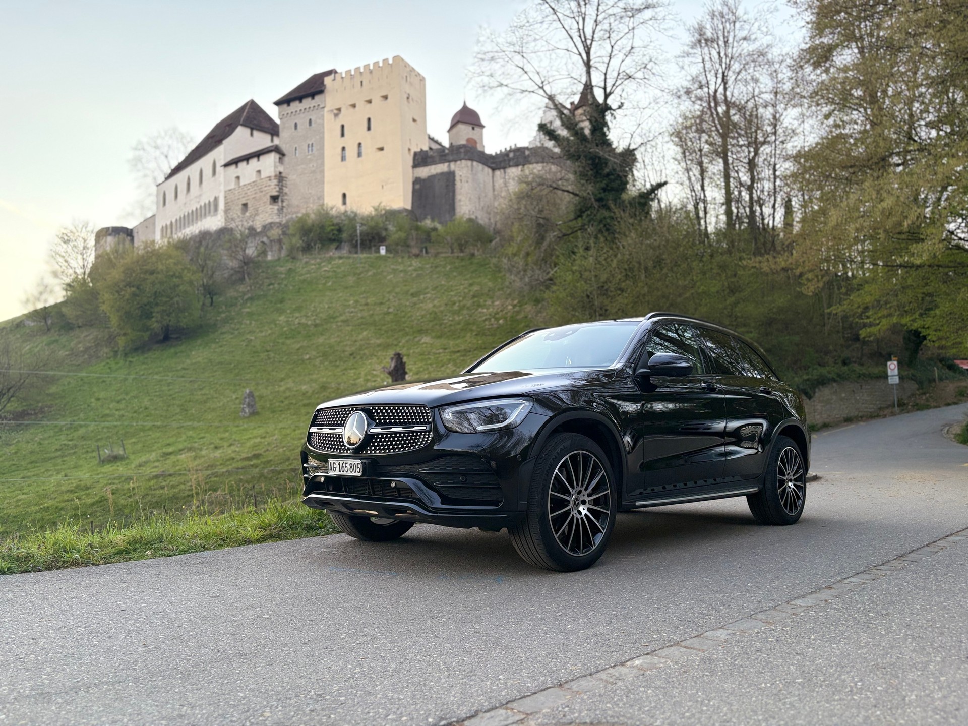 MERCEDES-BENZ GLC 300 e AMG Line 4Matic 9G-Tronic-image-1