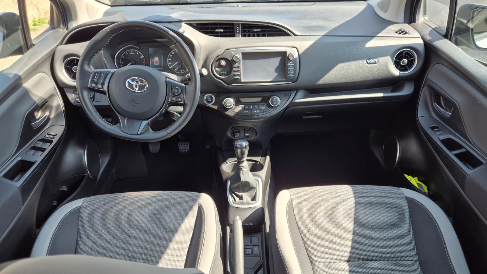 TOYOTA Yaris 1.5 Trend-image-3