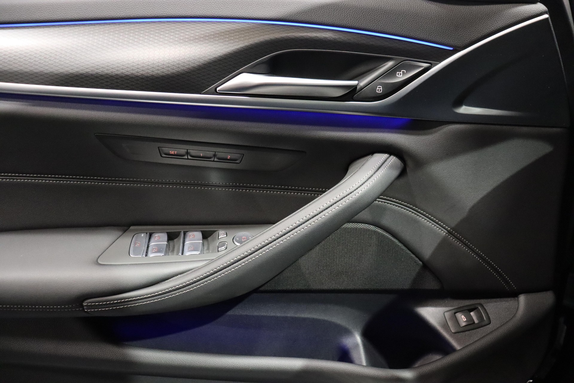 BMW 530i xDrive Touring-image-19