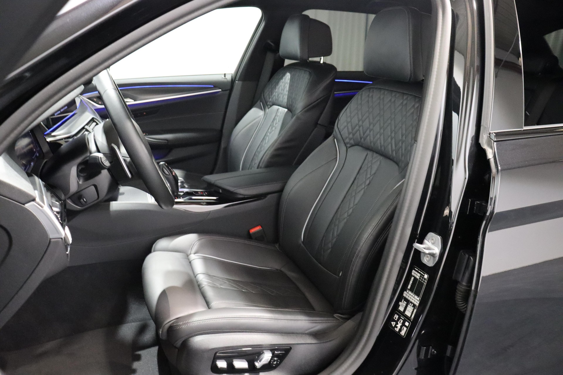 BMW 530i xDrive Touring-image-6