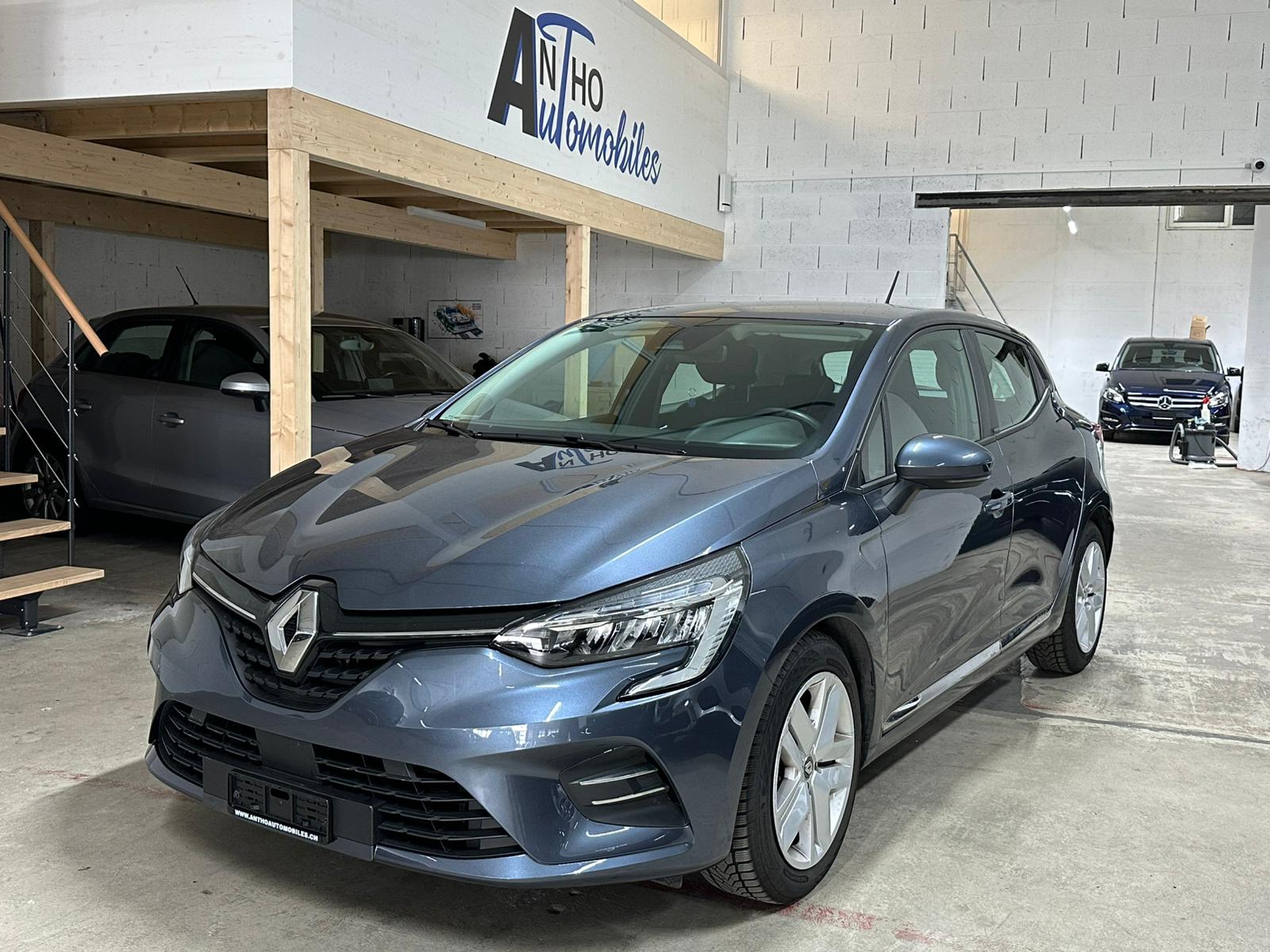 RENAULT Clio 1.6 E-Tech Zen-image-0