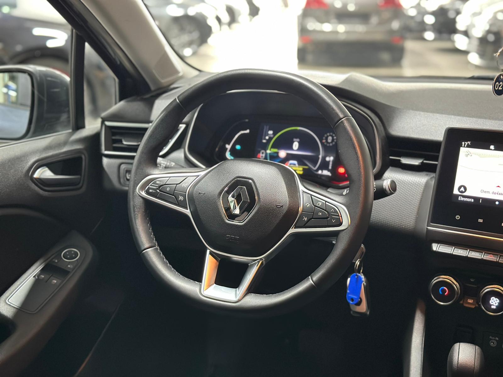 RENAULT Clio 1.6 E-Tech Zen-image-12