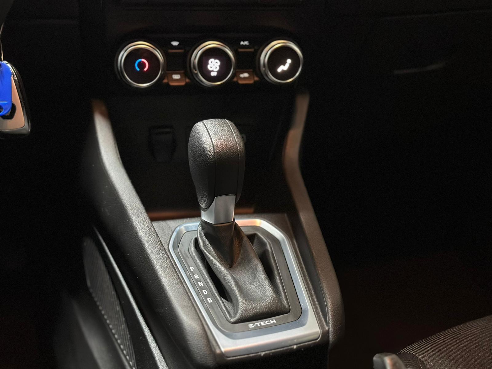 RENAULT Clio 1.6 E-Tech Zen-image-13