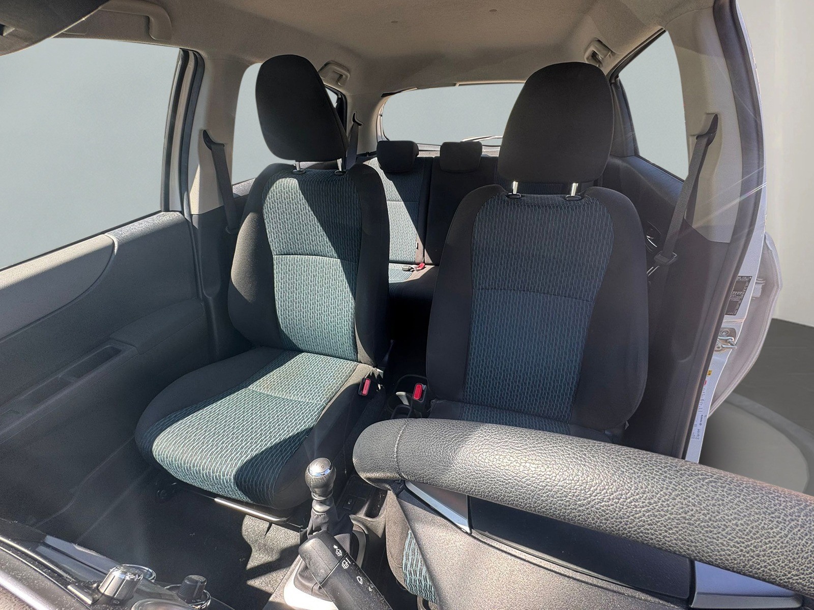 TOYOTA Yaris 1.33 Luna-image-8