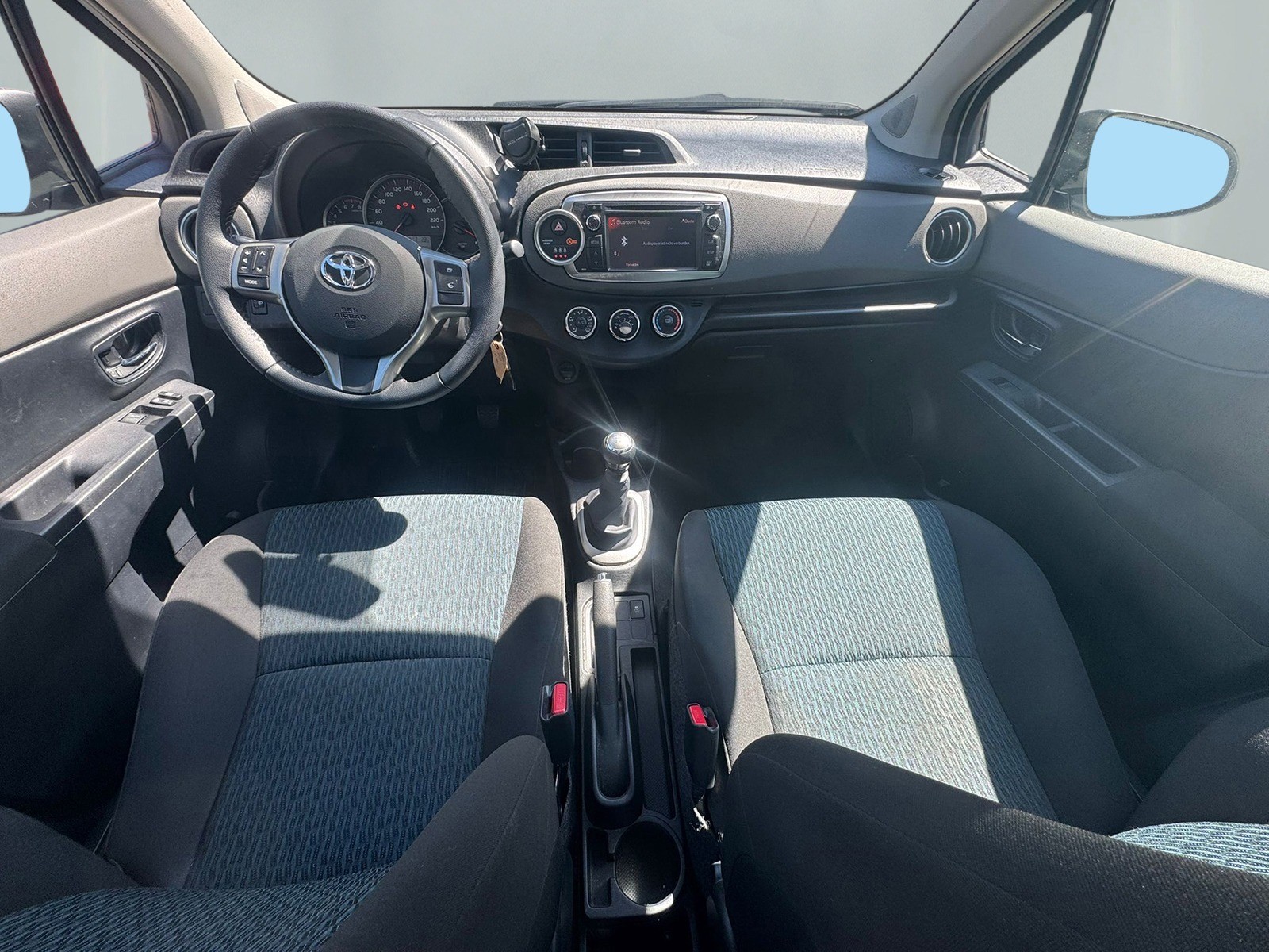 TOYOTA Yaris 1.33 Luna-image-10
