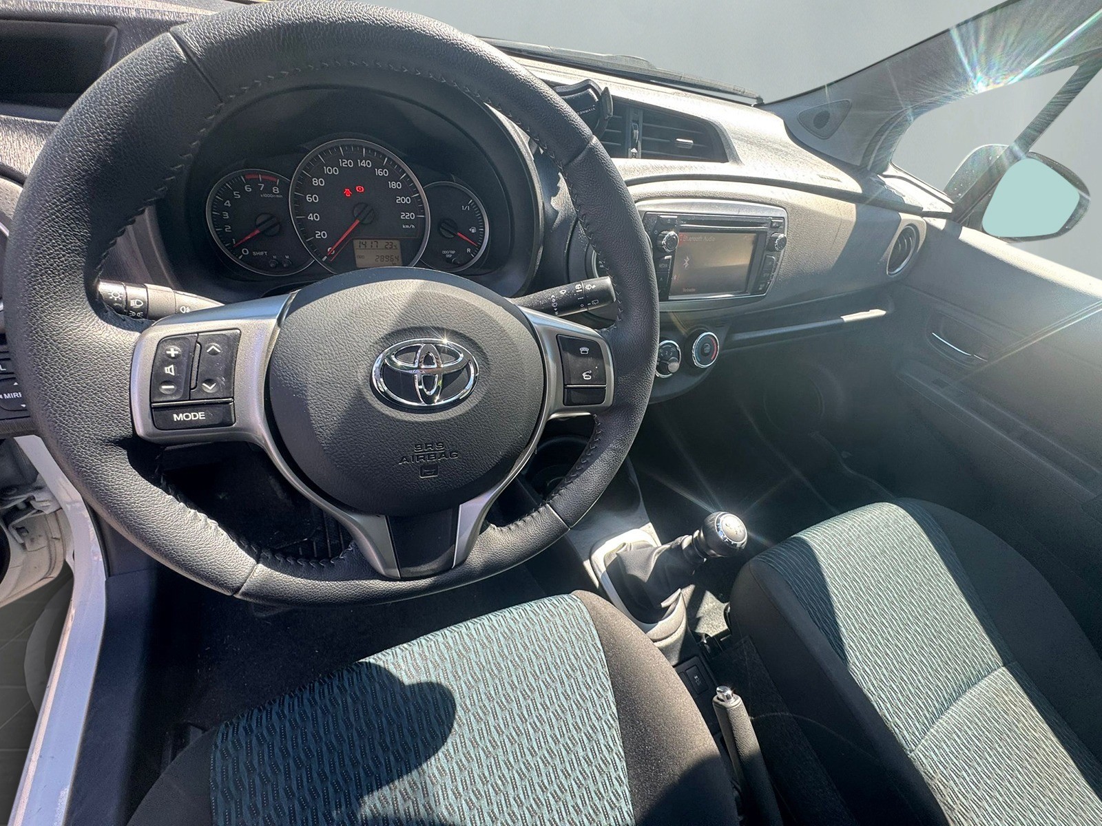 TOYOTA Yaris 1.33 Luna-image-11