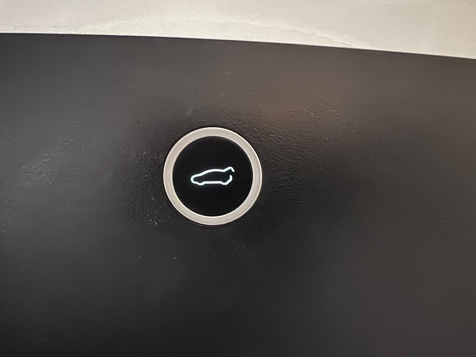 TESLA Model X 90 D-image-11