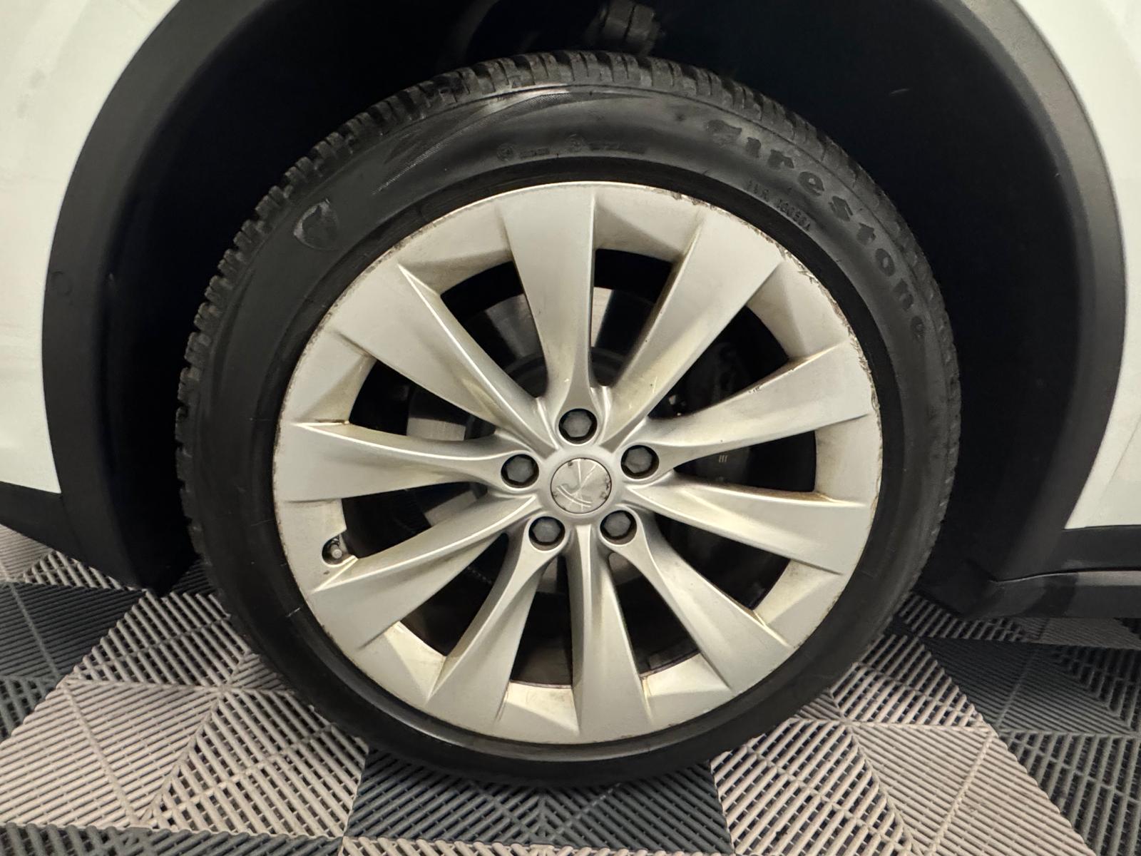 TESLA Model X 90 D-image-25