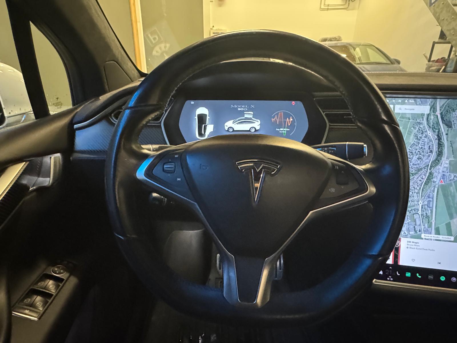 TESLA Model X 90 D-image-18