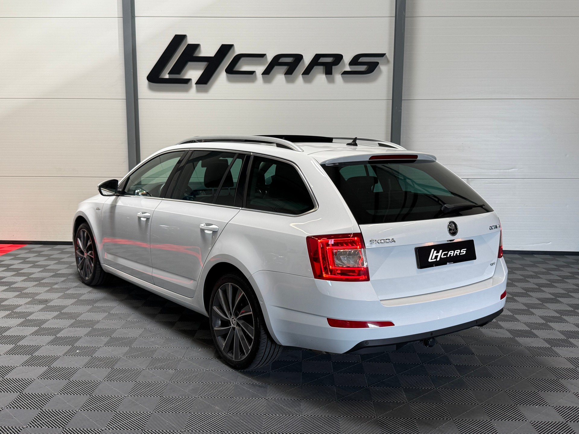 SKODA Octavia Combi 2.0 TDI 184 L & K 4x4 DSG-image-2