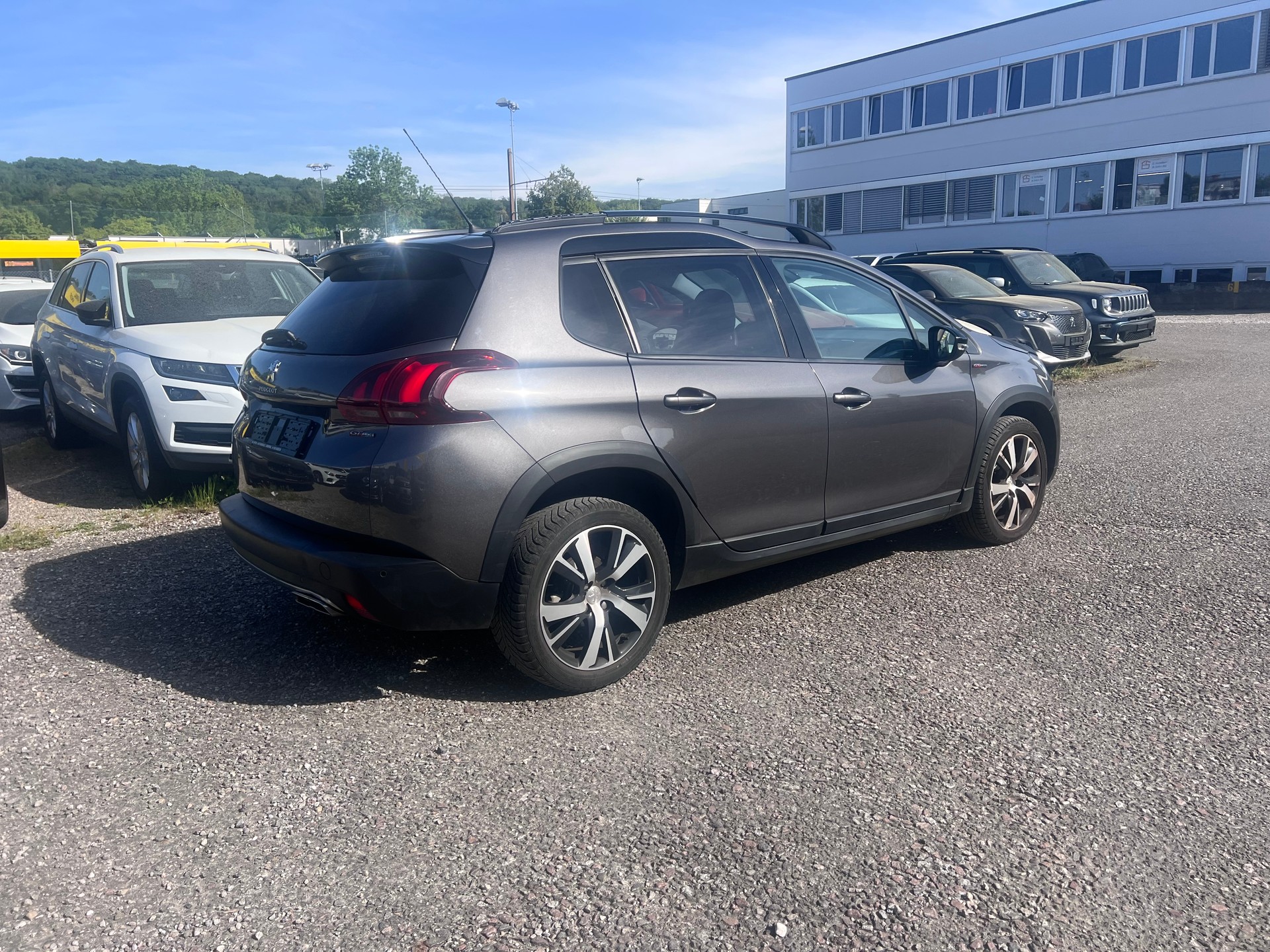 PEUGEOT 2008 1.2 PureTech GT Line EAT6-image-5