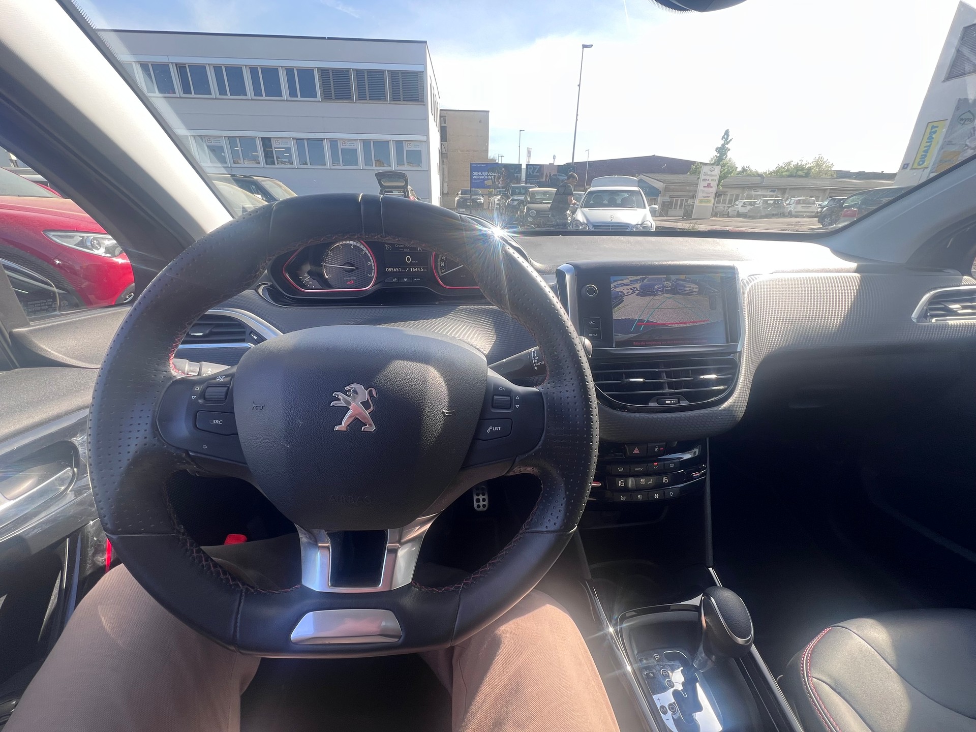 PEUGEOT 2008 1.2 PureTech GT Line EAT6-image-11