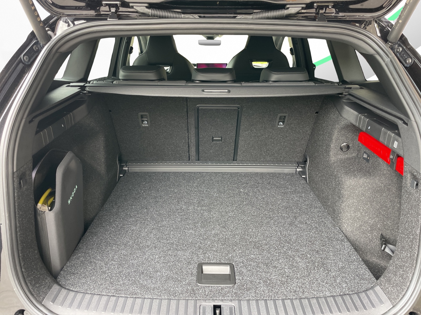 SKODA Enyaq 4x4 RS-image-14