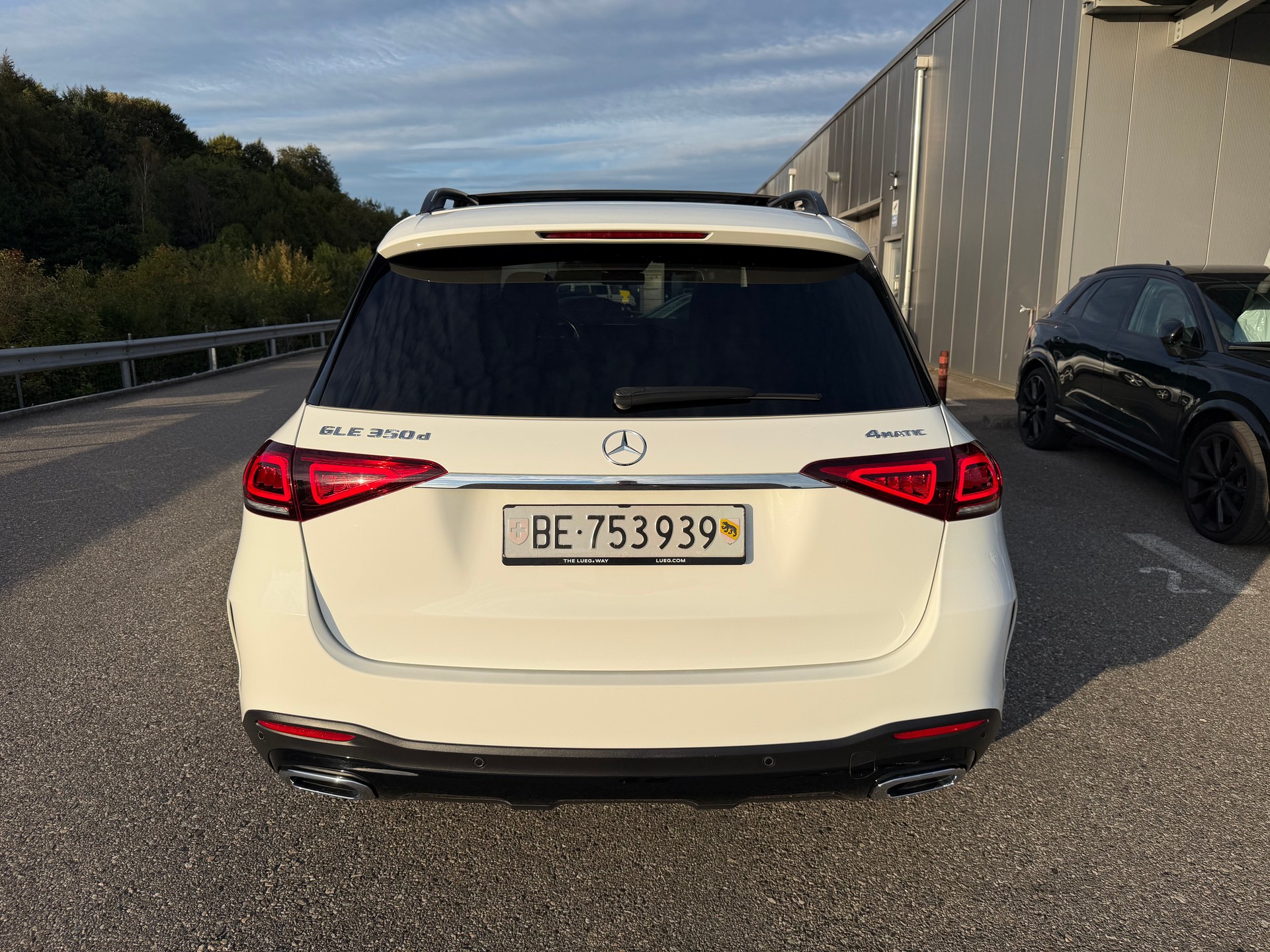 MERCEDES-BENZ GLE 350 d AMG Line 4matic-image-4