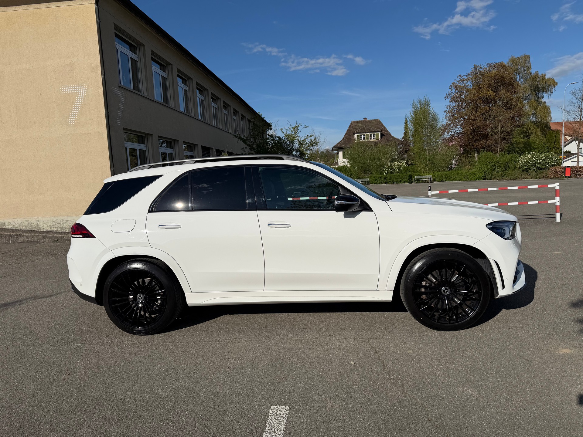 MERCEDES-BENZ GLE 350 d AMG Line 4matic-image-2